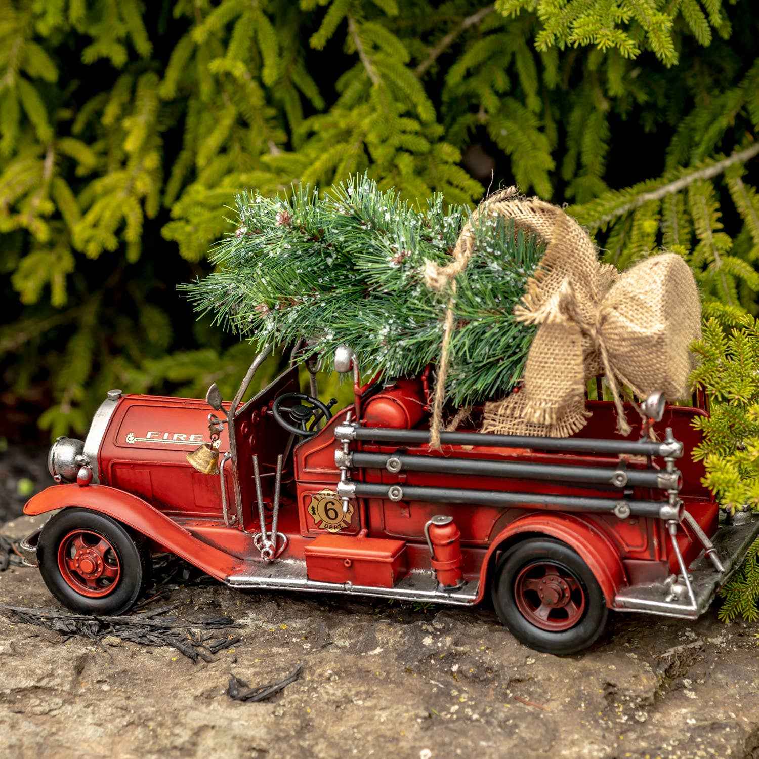 1930's Vintage Style Fire Truck with Open Cab - Image 6