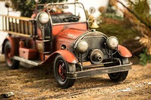 1930's Vintage Style Fire Truck with Open Cab - Image 9