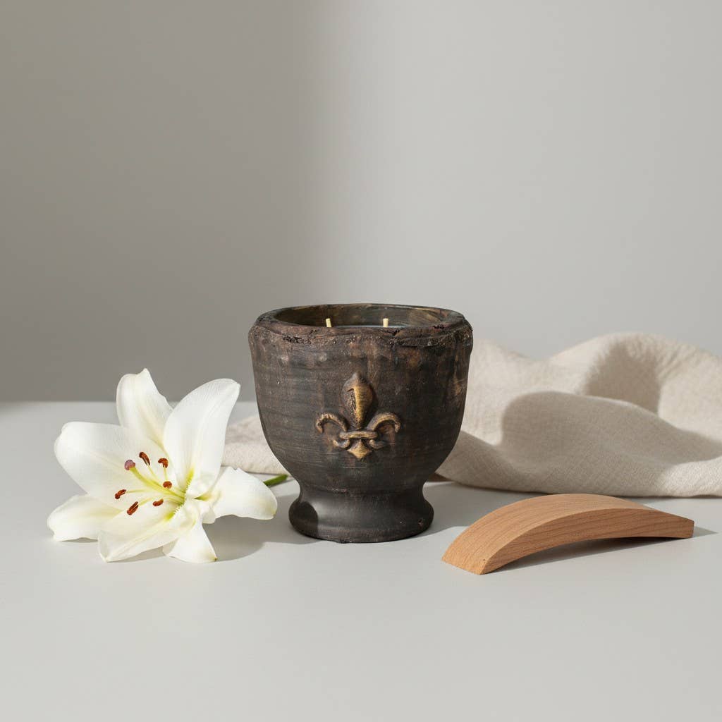 20 oz Classic Pottery Candle: Christmas Hearth - Image 5