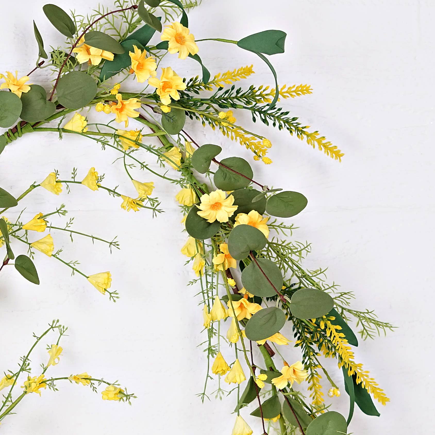 4ft Garland-Yellow Wild Daylily with Leaves - Image 2