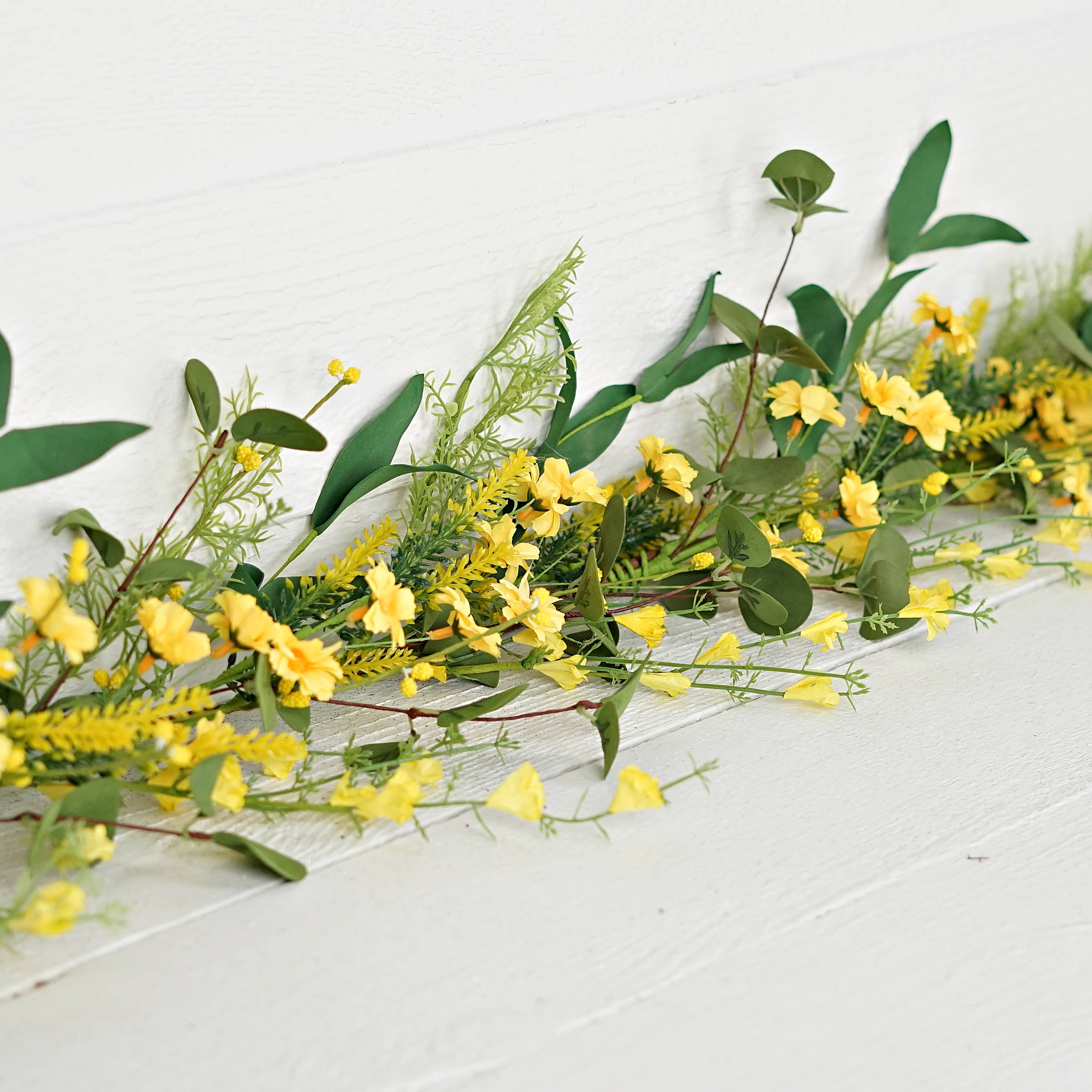 4ft Garland-Yellow Wild Daylily with Leaves - Image 4