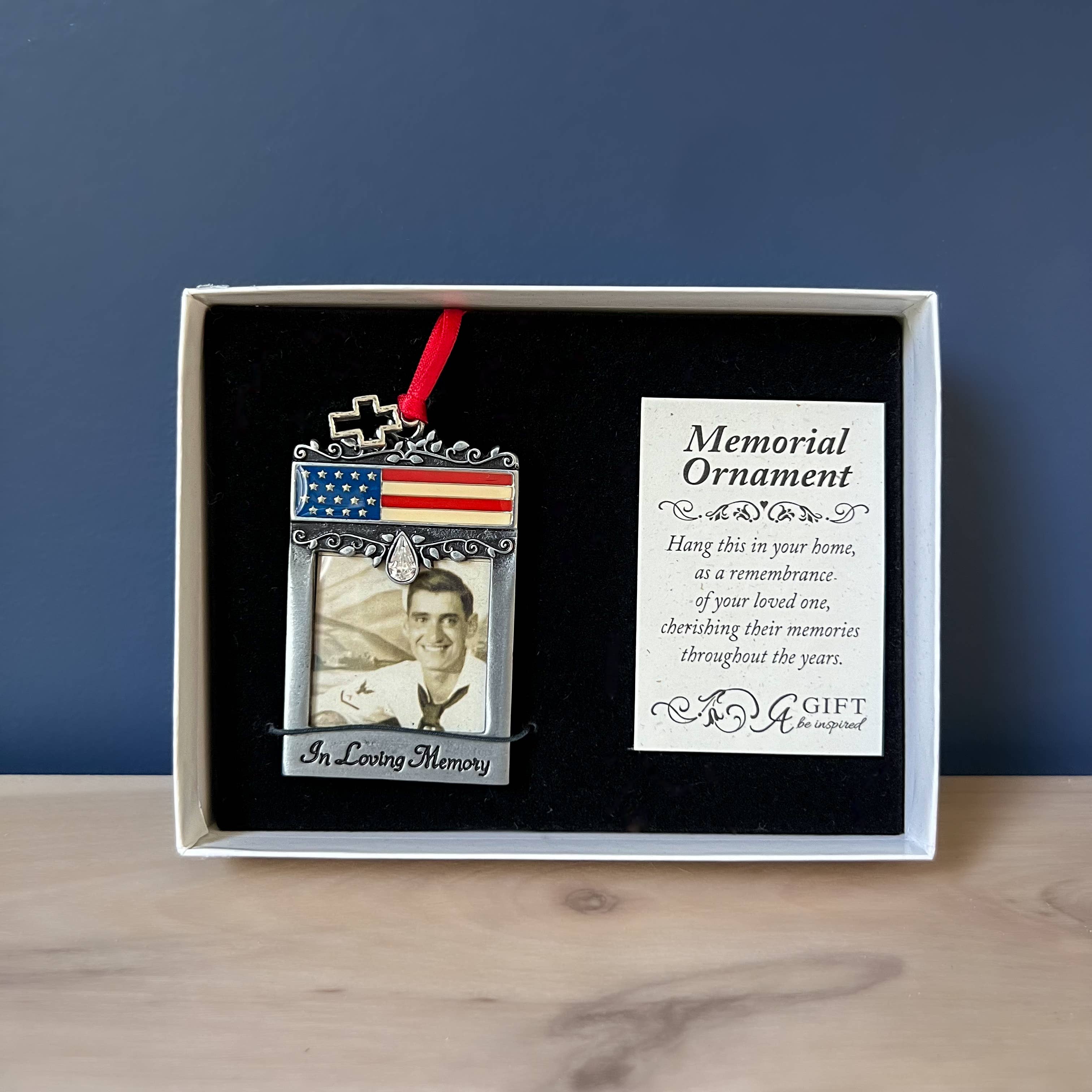 Antique Finish Patriotic Memorial Photo Ornament