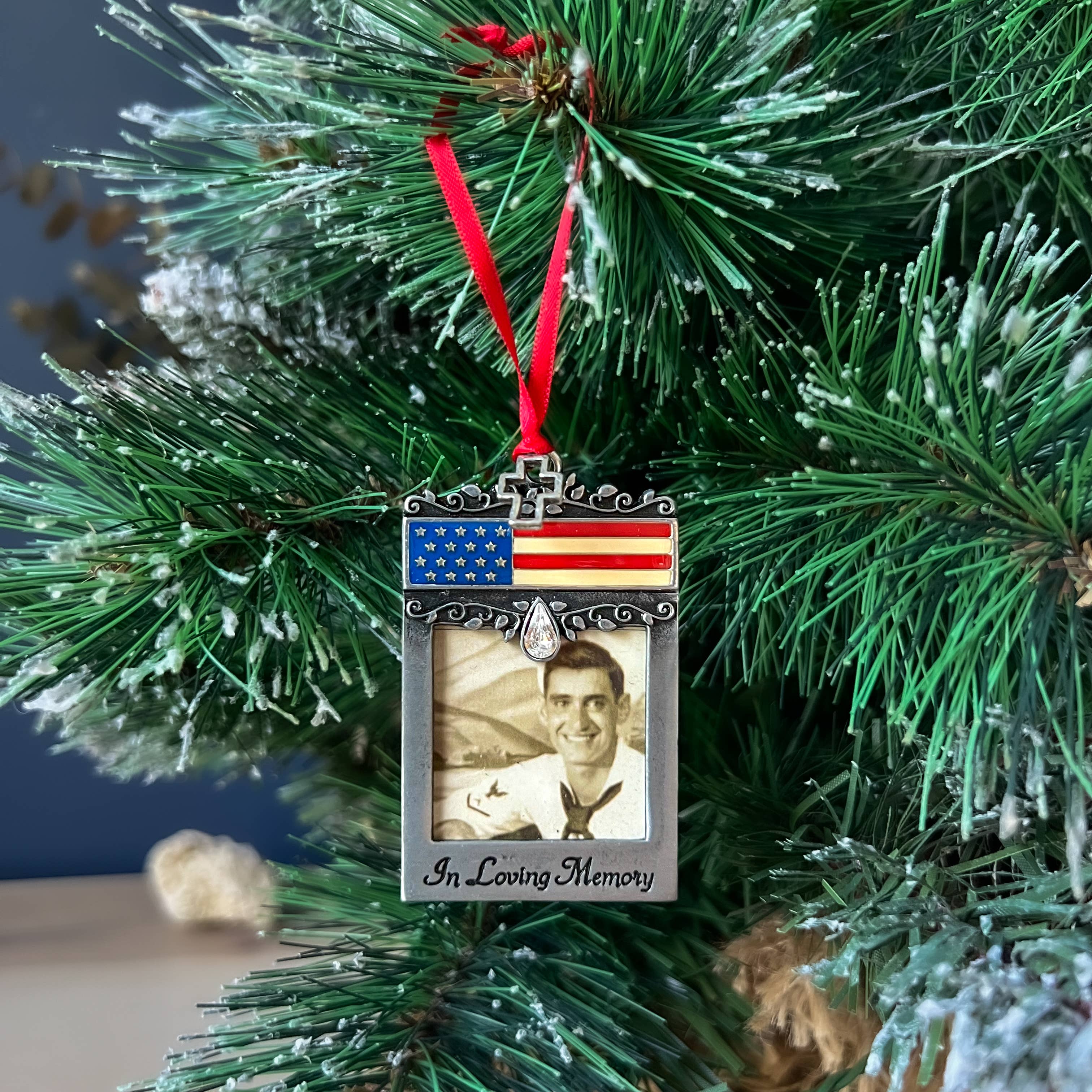 Antique Finish Patriotic Memorial Photo Ornament - Image 2