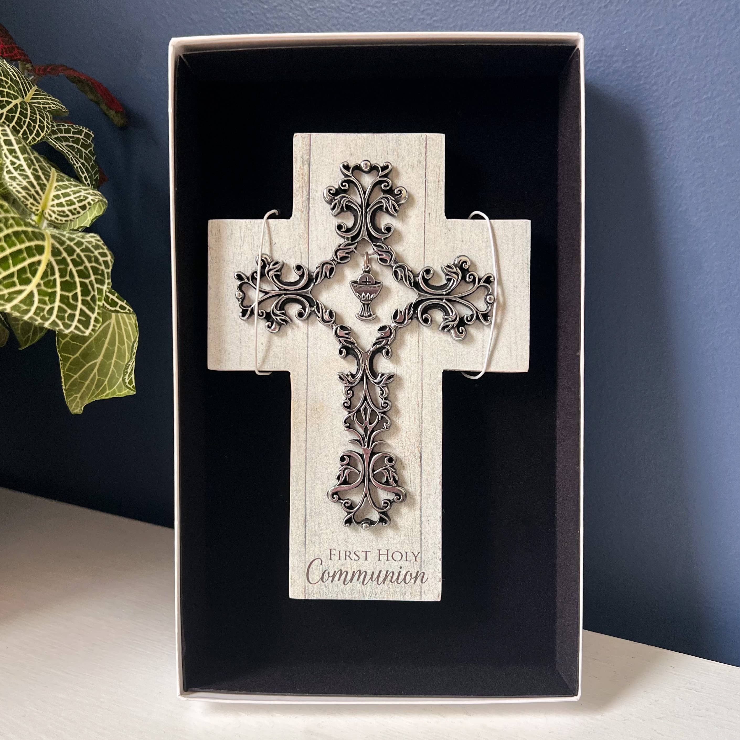 Filigree & Wood Communion Cross - Image 4