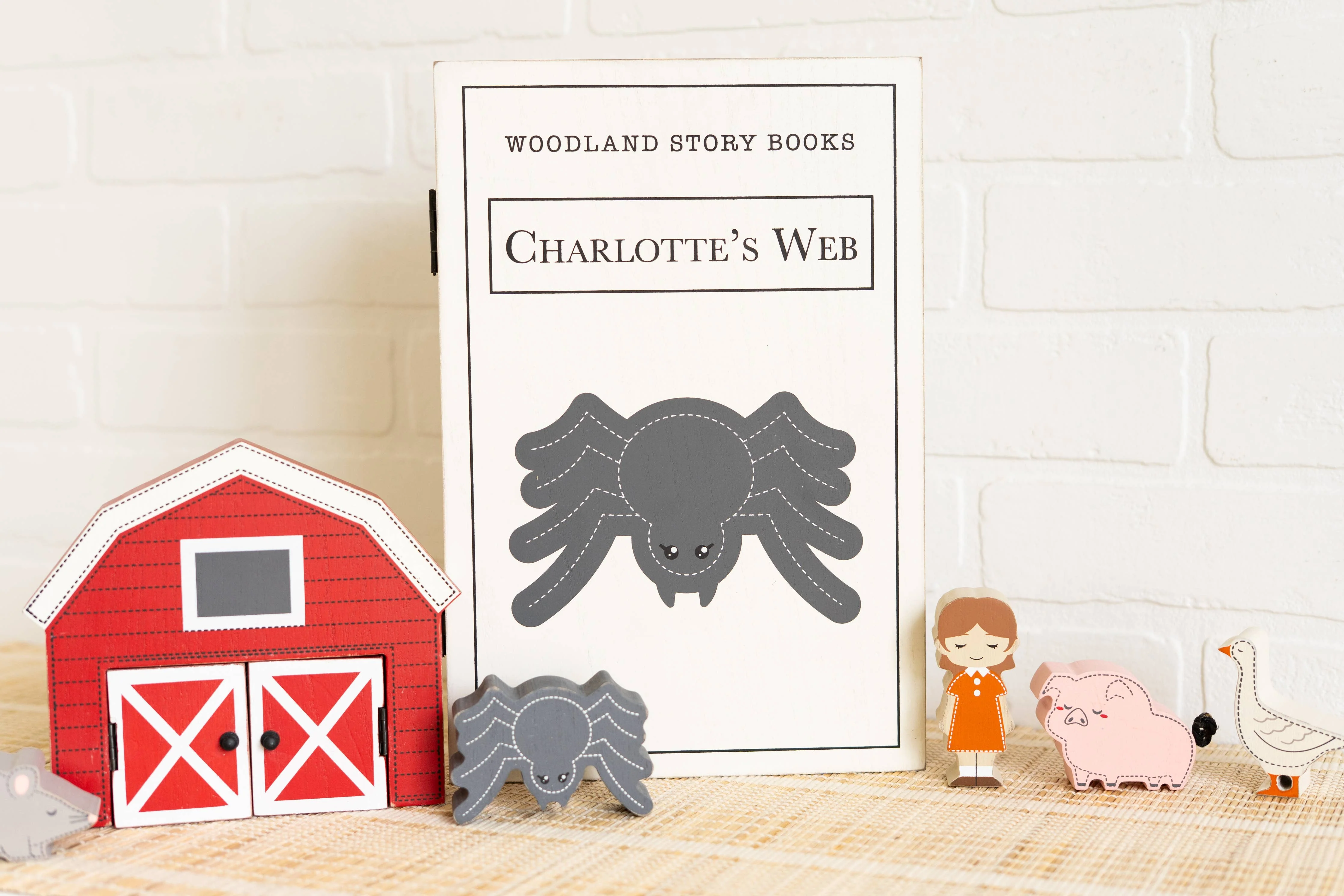 Woodland storybook gift set 7 pc (CHARLOTTE WEB) - Image 2