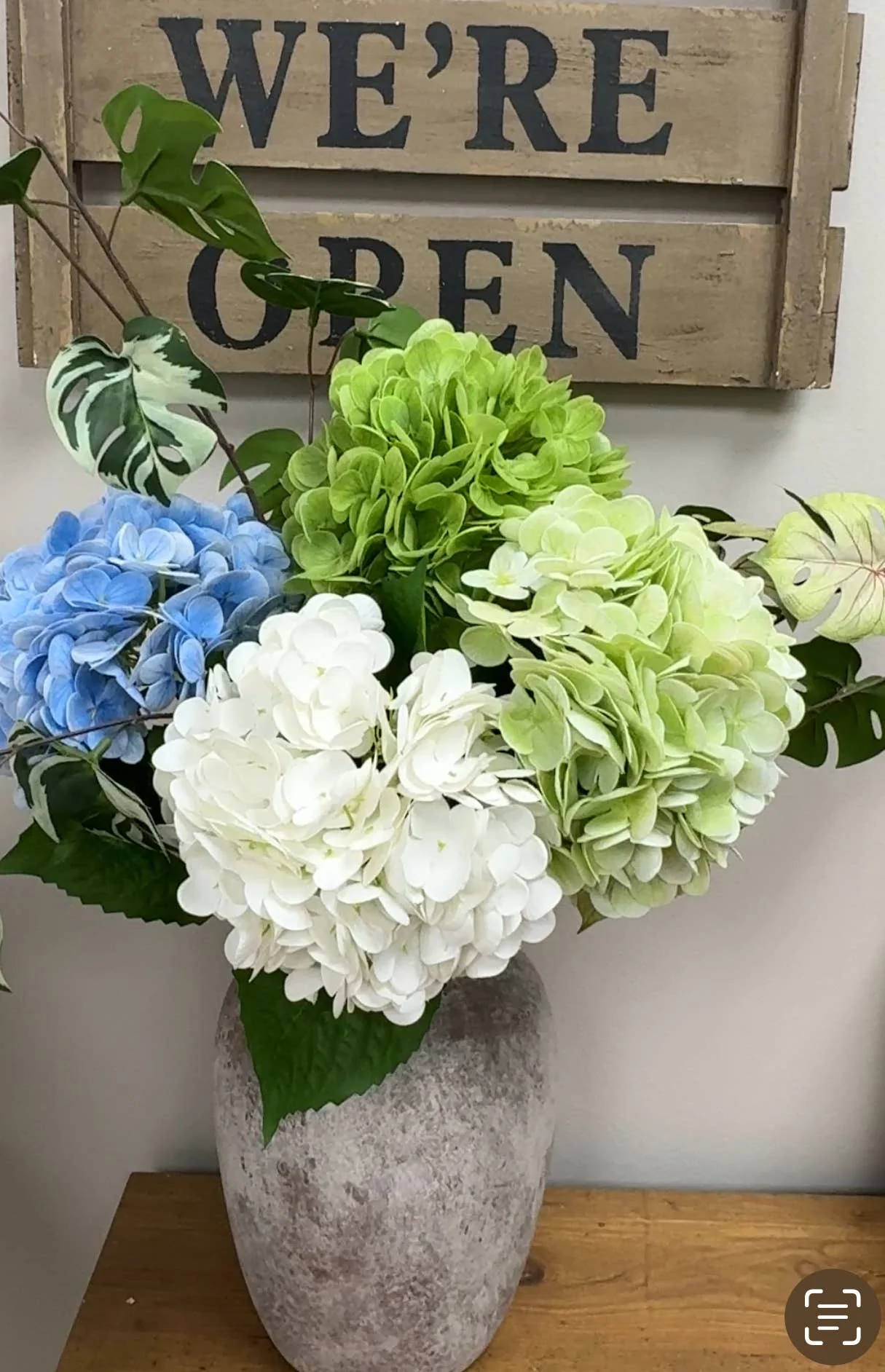 18" Realistic Real Touch Artificial Hydrangea Stem - Image 2