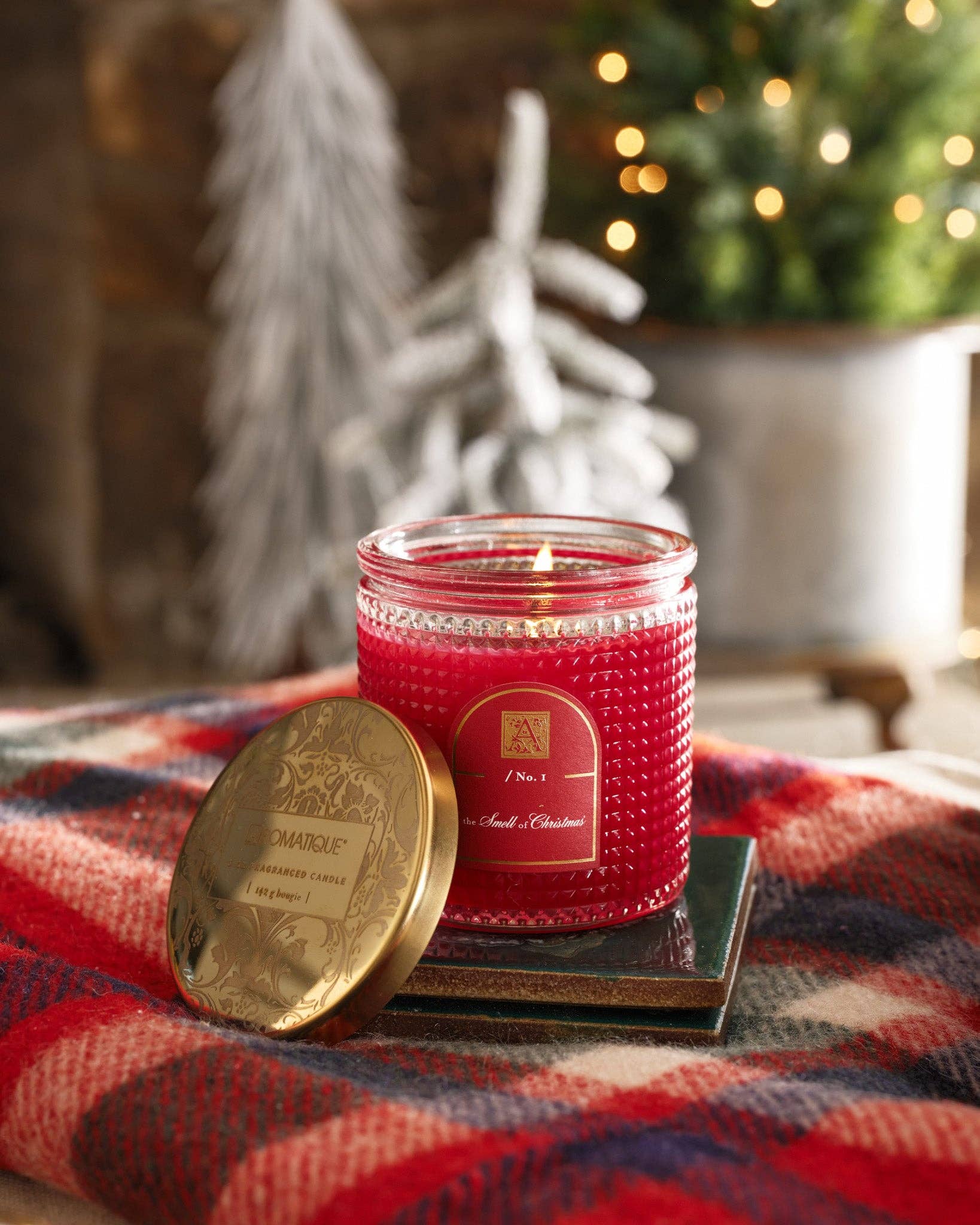 The Smell of Christmas® - Textured Glass Candle - Image 4