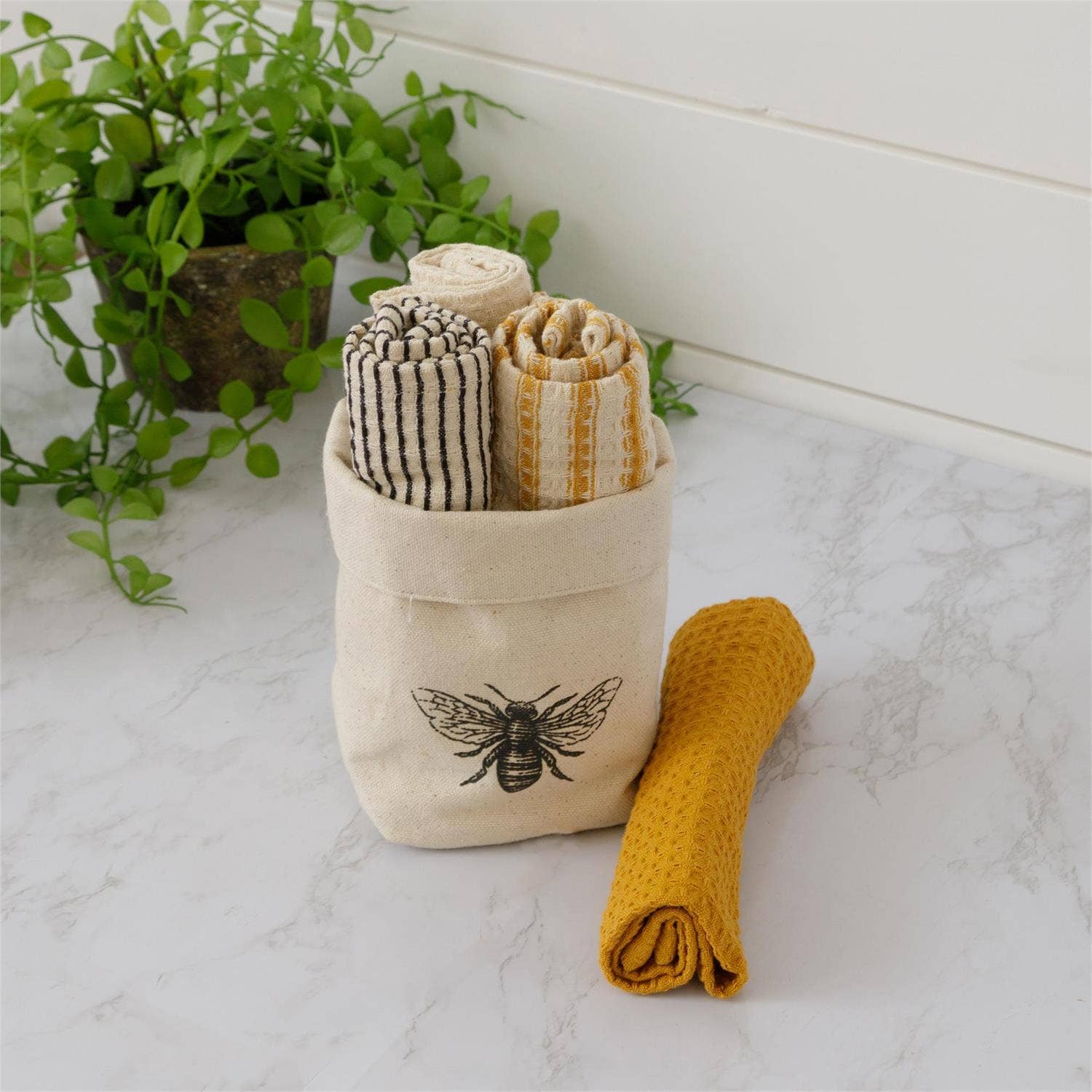 Dish Cloth Bee Set of 4 - Image 2