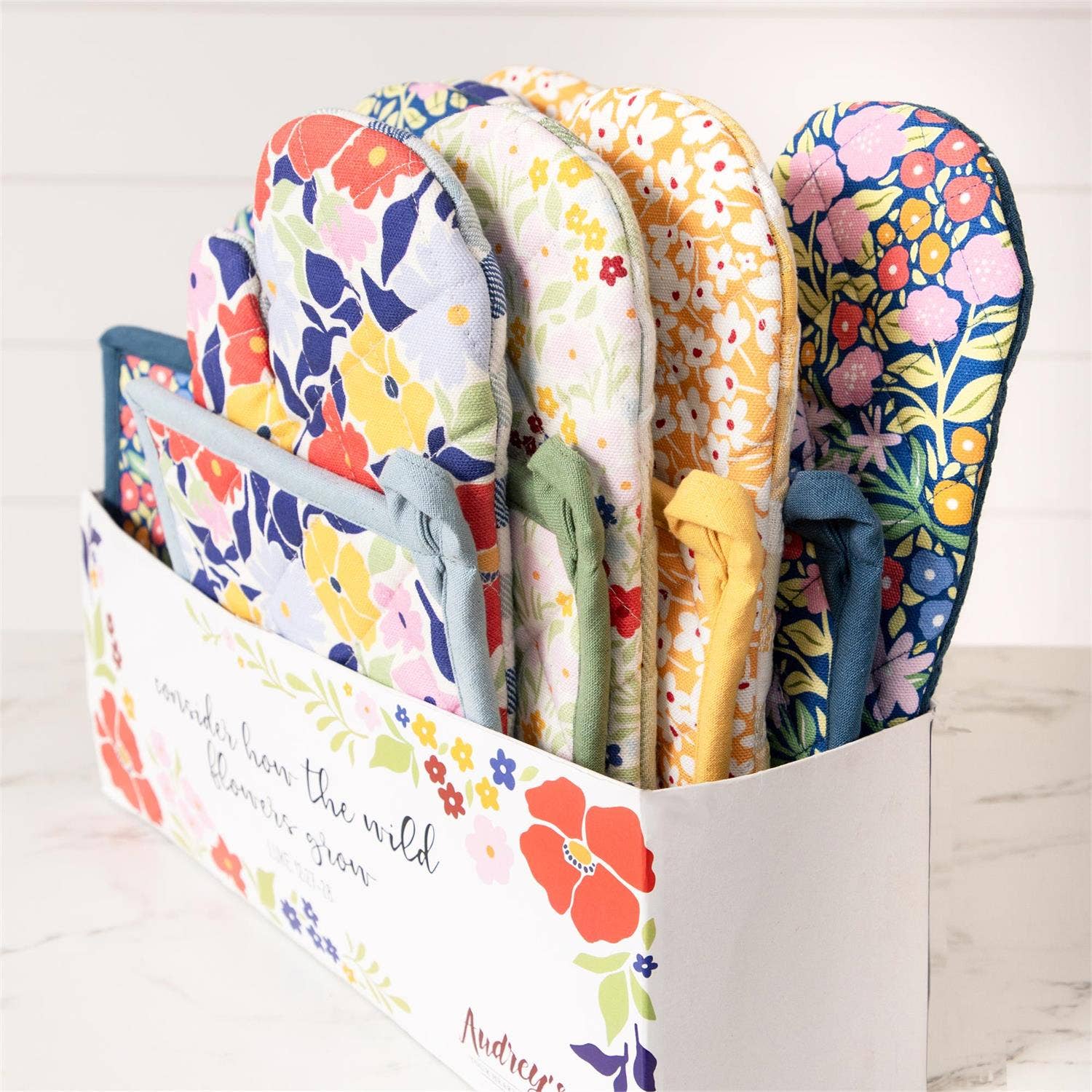 Oven Mitts And Pot Holders Bundle - Fun Floral assorted - Image 2