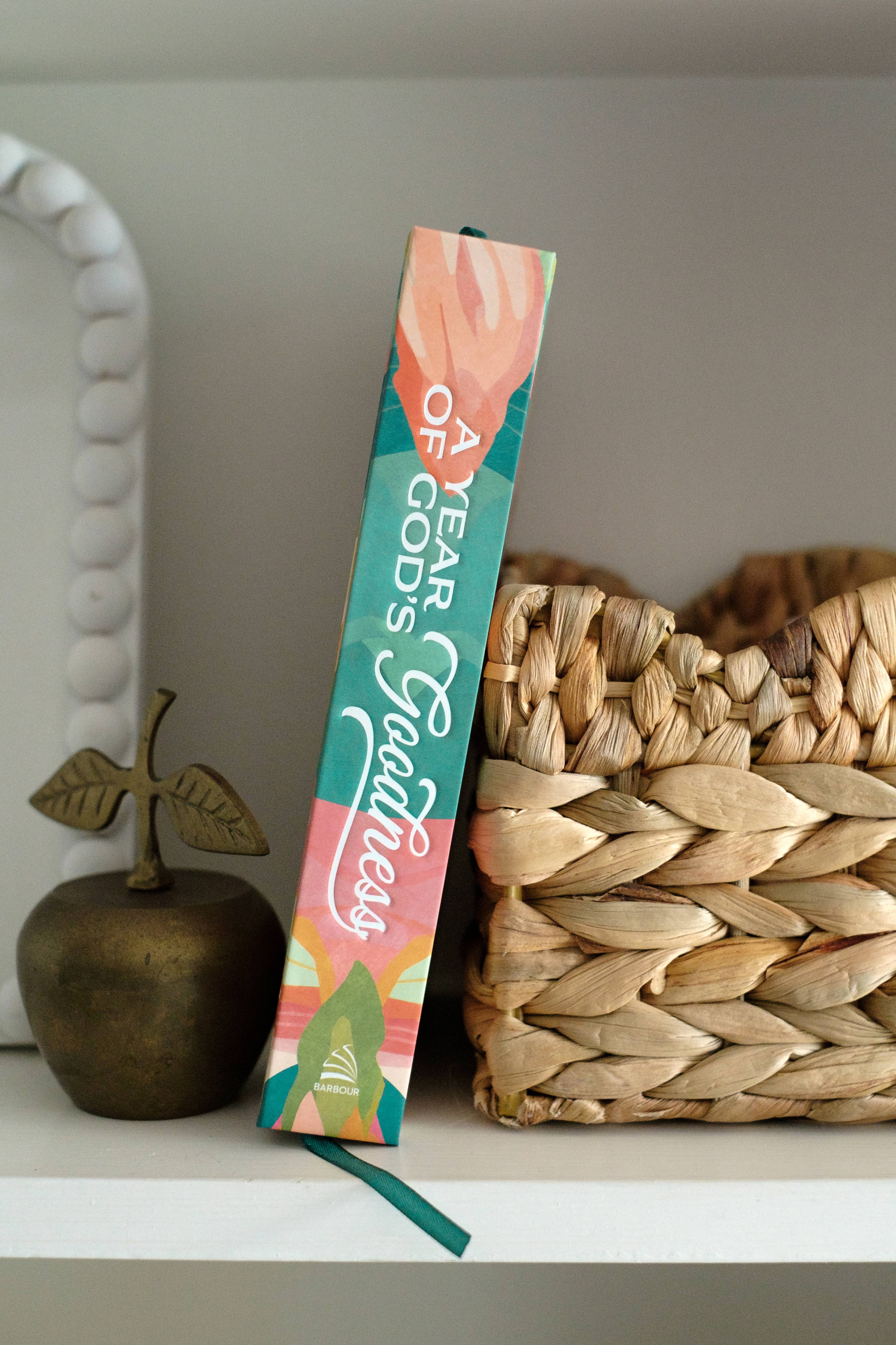 A Year of God's Goodness:A Prayer & Praise Tracker for Women - Image 4
