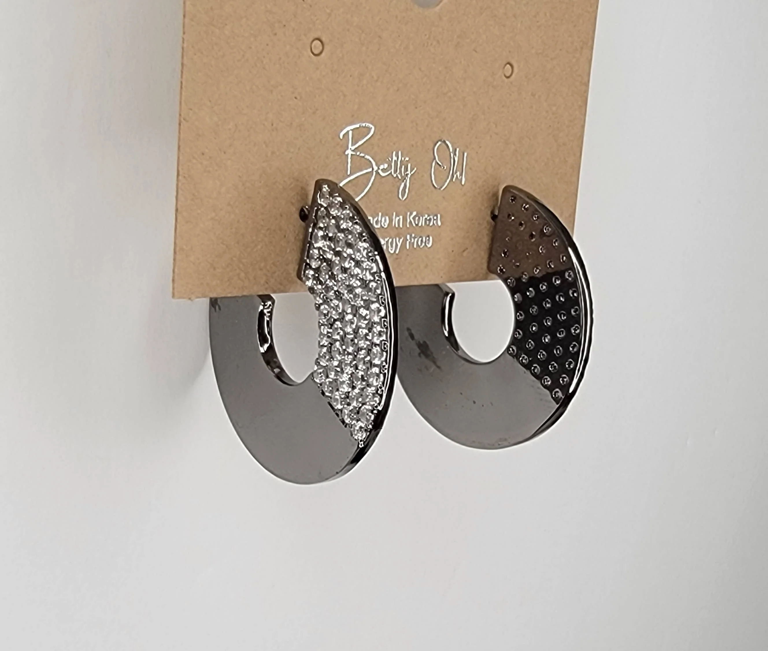 CZ CIRCLE HOOP-Large with Post - Image 8