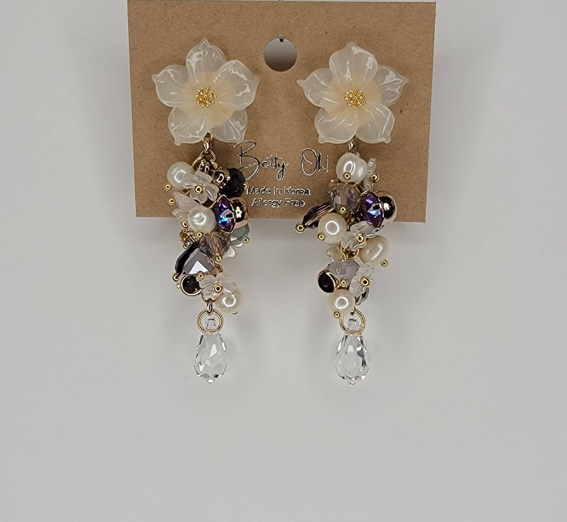 Handmade Dangle Earrings-WHITE FLOWER - Image 3