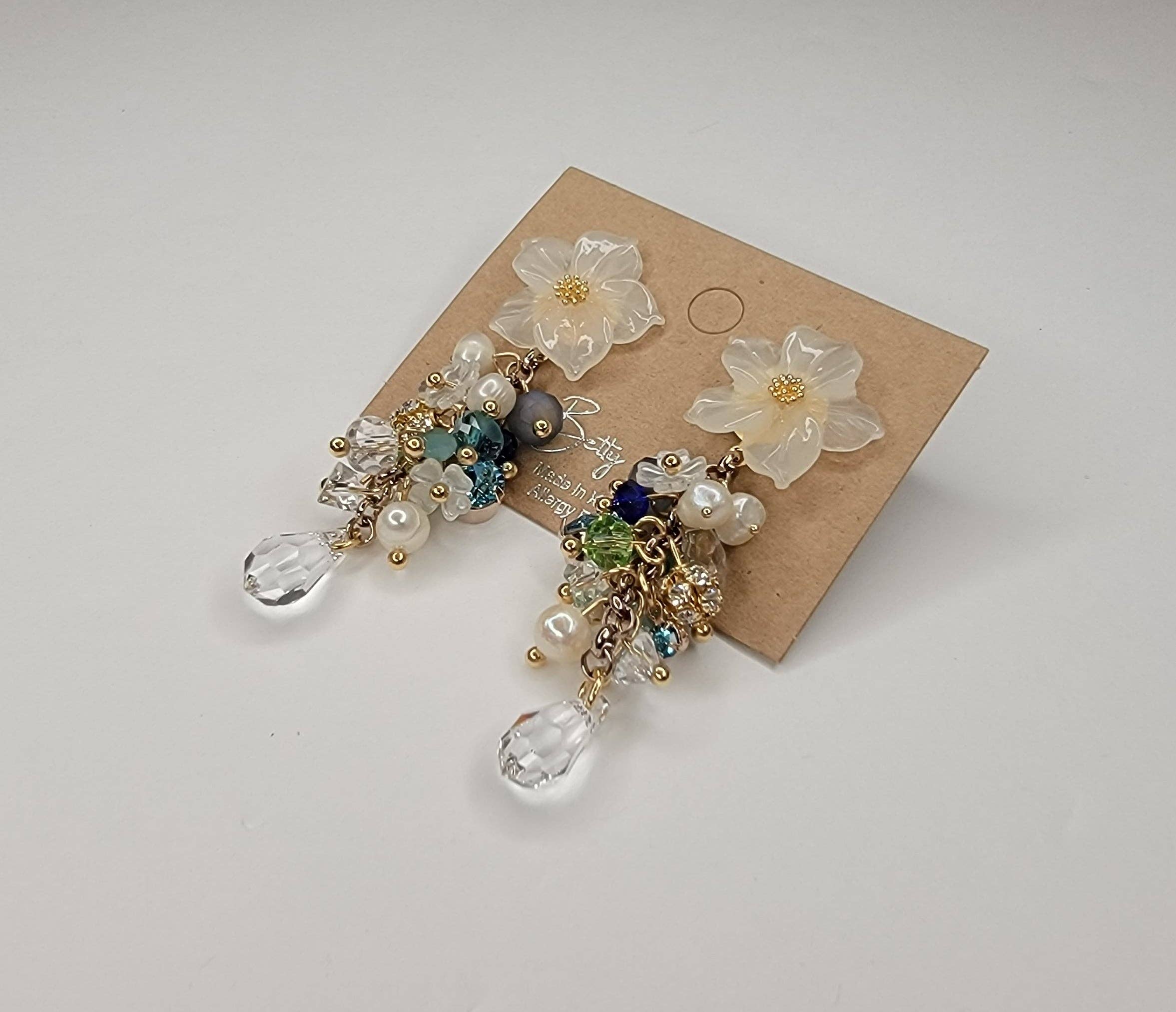 Handmade Dangle Earrings-WHITE FLOWER - Image 6