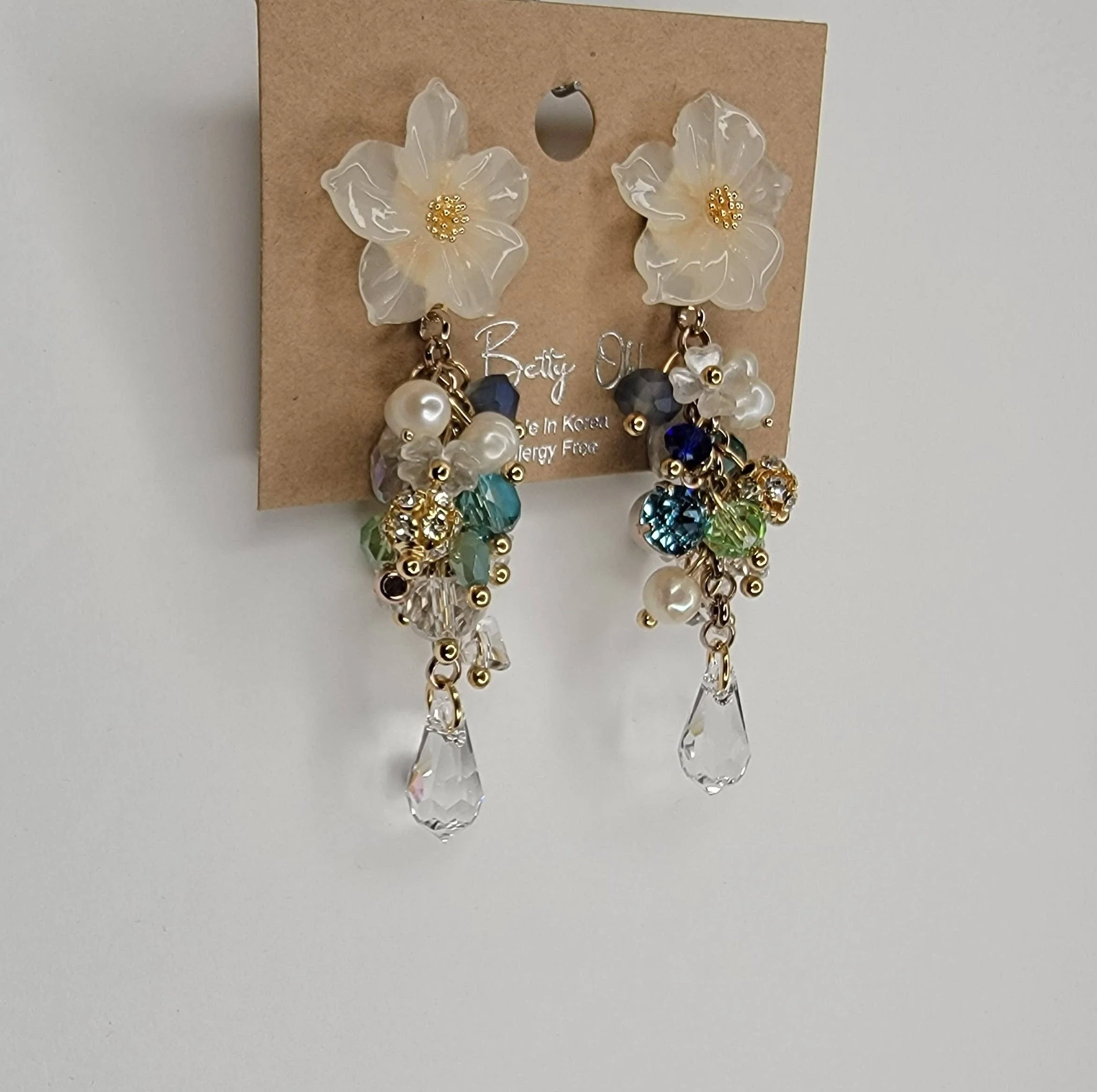 Handmade Dangle Earrings-WHITE FLOWER - Image 7