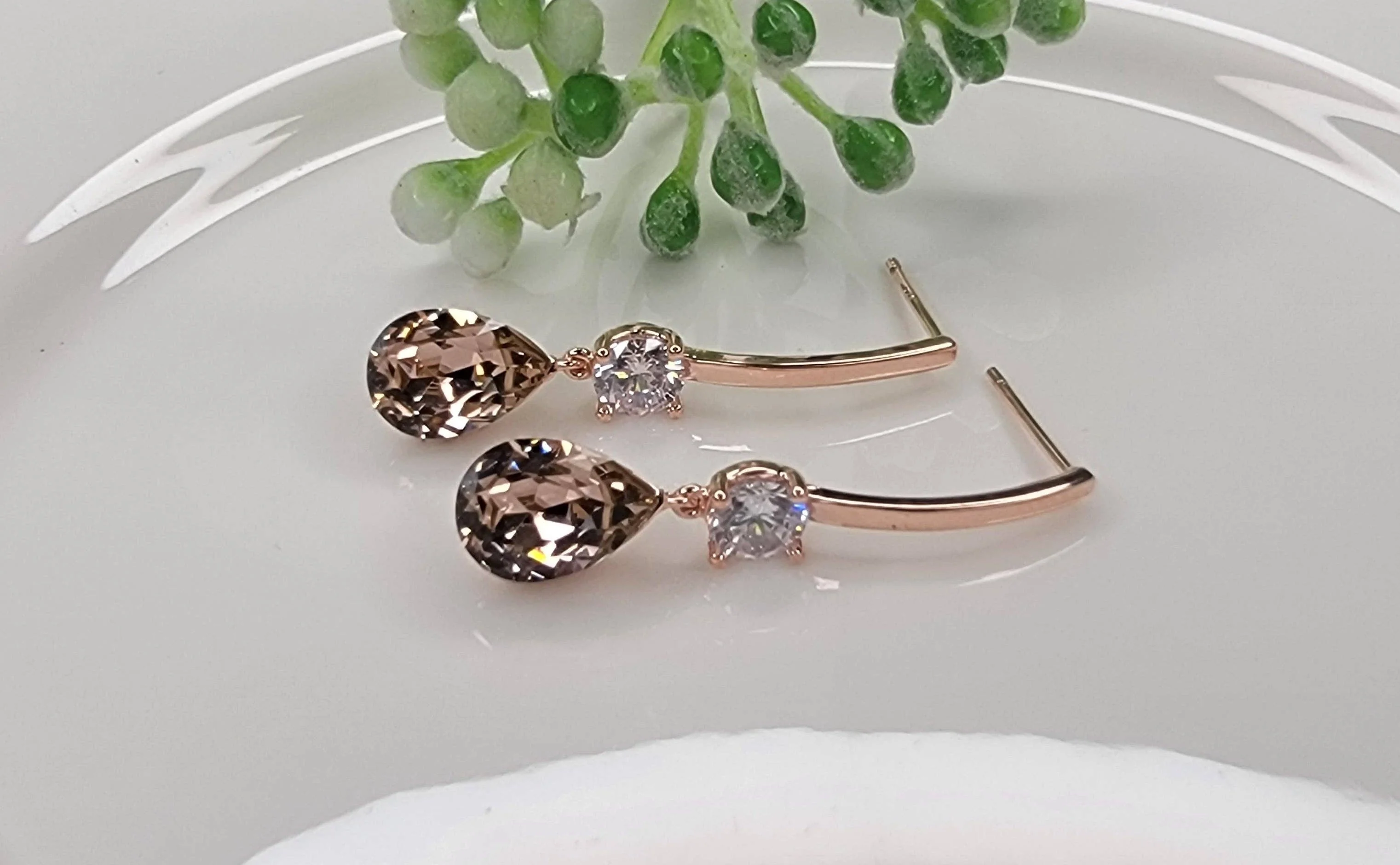 Swarovski Elements Dangle Earring - Image 3