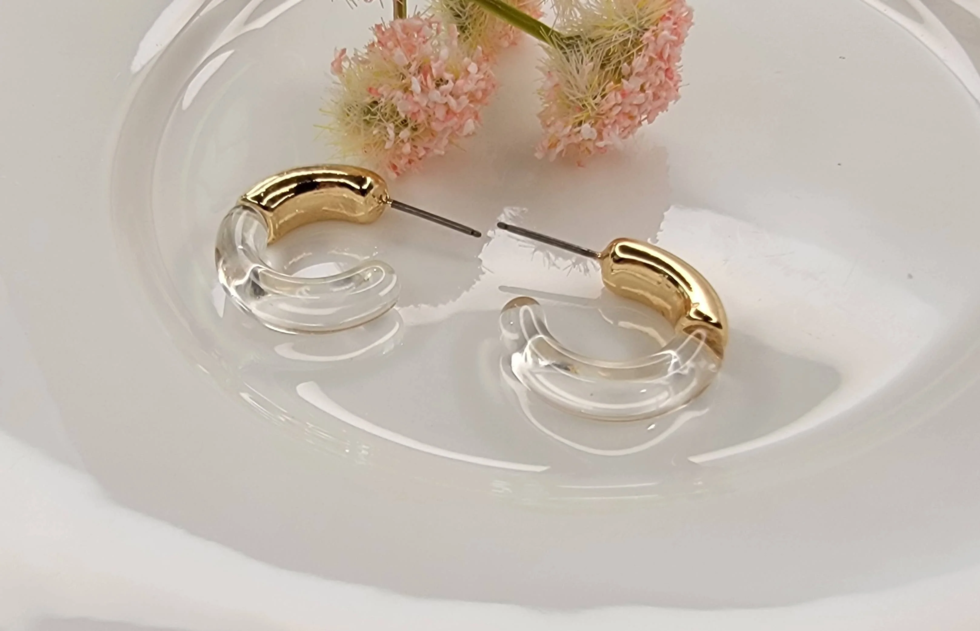 TWO TONE HOOP EARRINGS. - Image 4