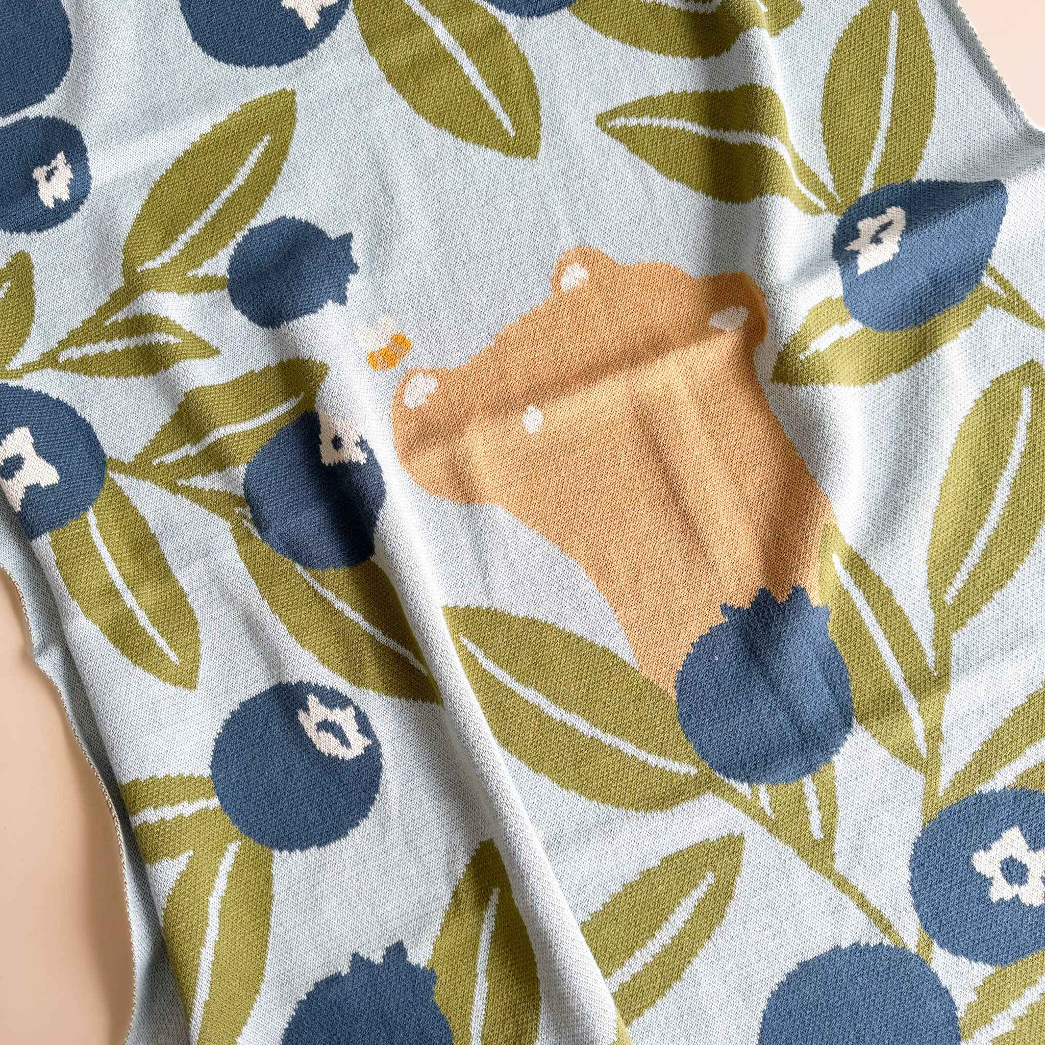 Blanket Blueberry Bear Bee Organic Cotton - Image 5