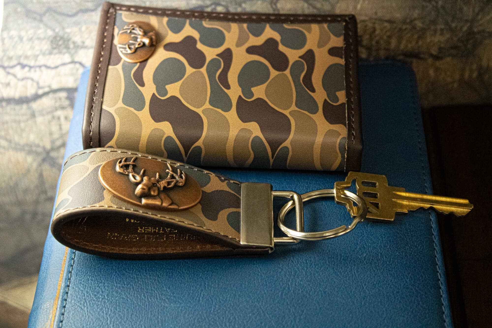 Buck Hunting Camo Leather Loop Keychain.: Brown/Tan Camo - Image 5
