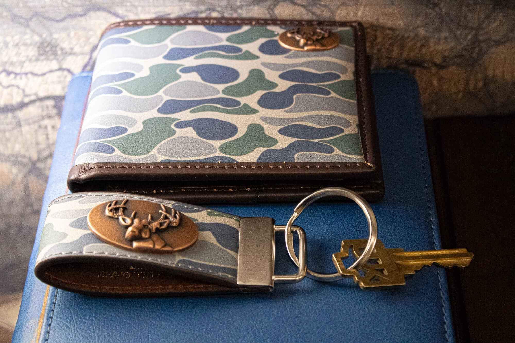 Buck Hunting Camo Leather Loop Keychain.: Brown/Tan Camo - Image 6
