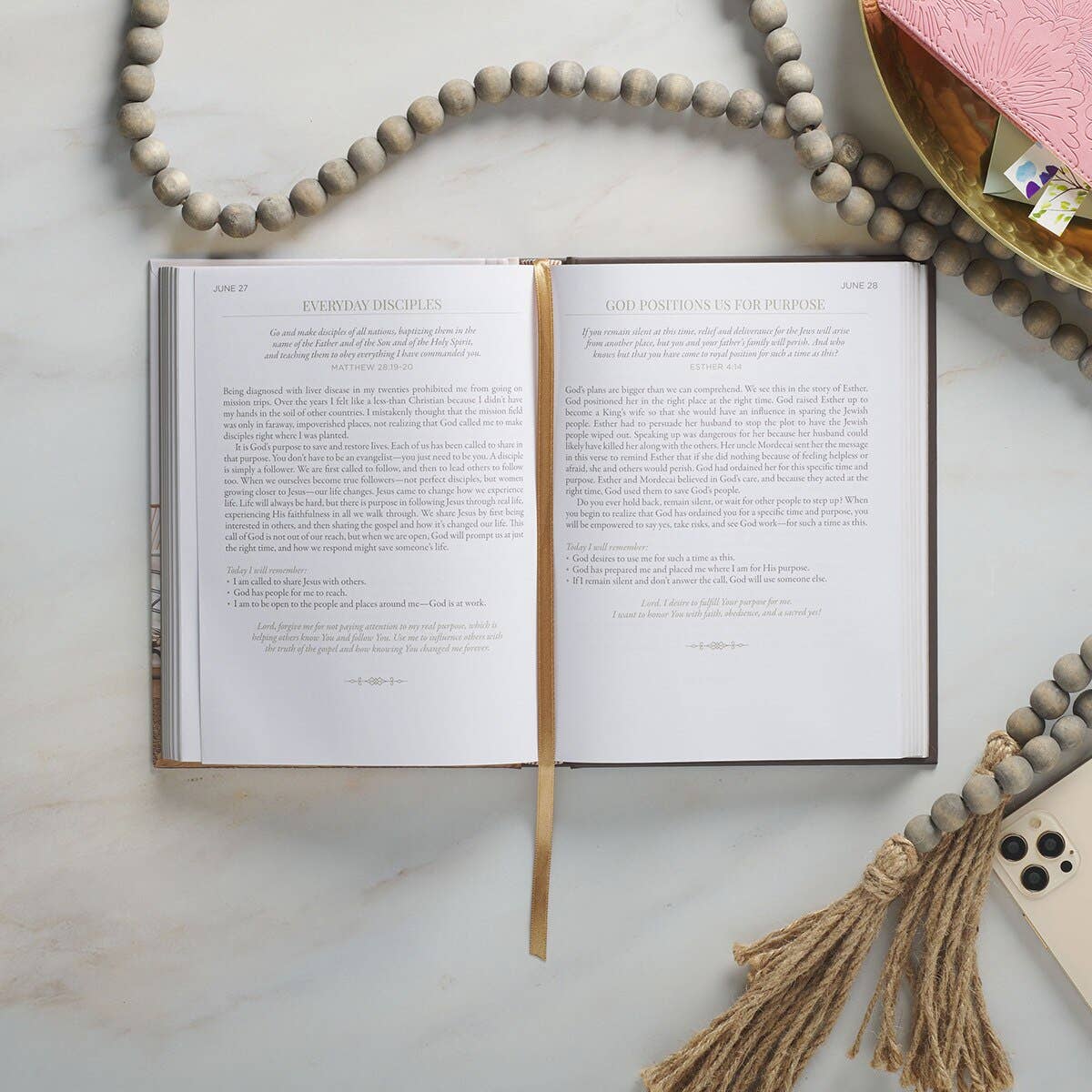 Devotional 10 Minutes with God for Women Hardcover - Image 3