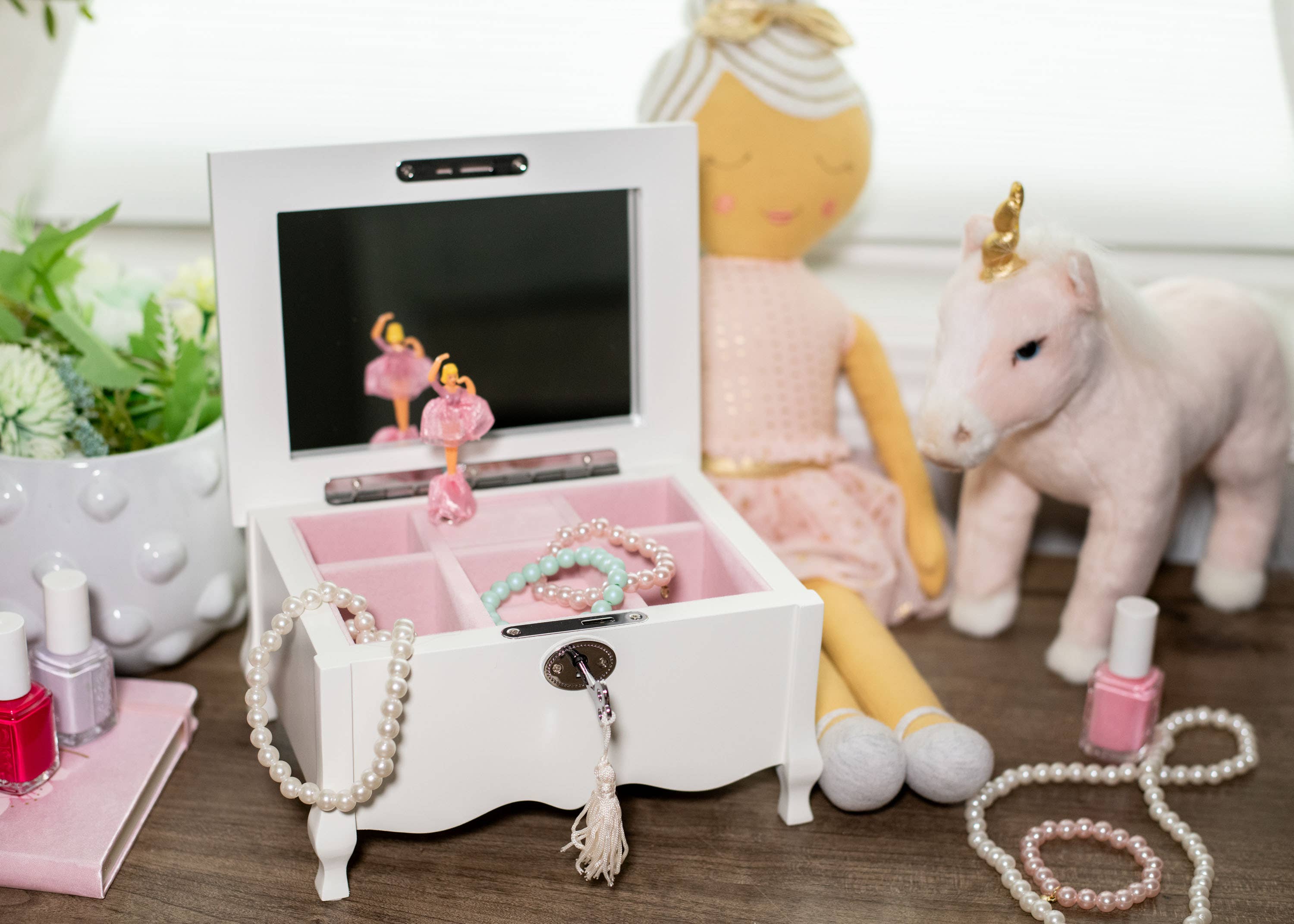 Ballerina White 8 x 6 MDF Wood and Velvet Musical Jewelry Box - Image 6