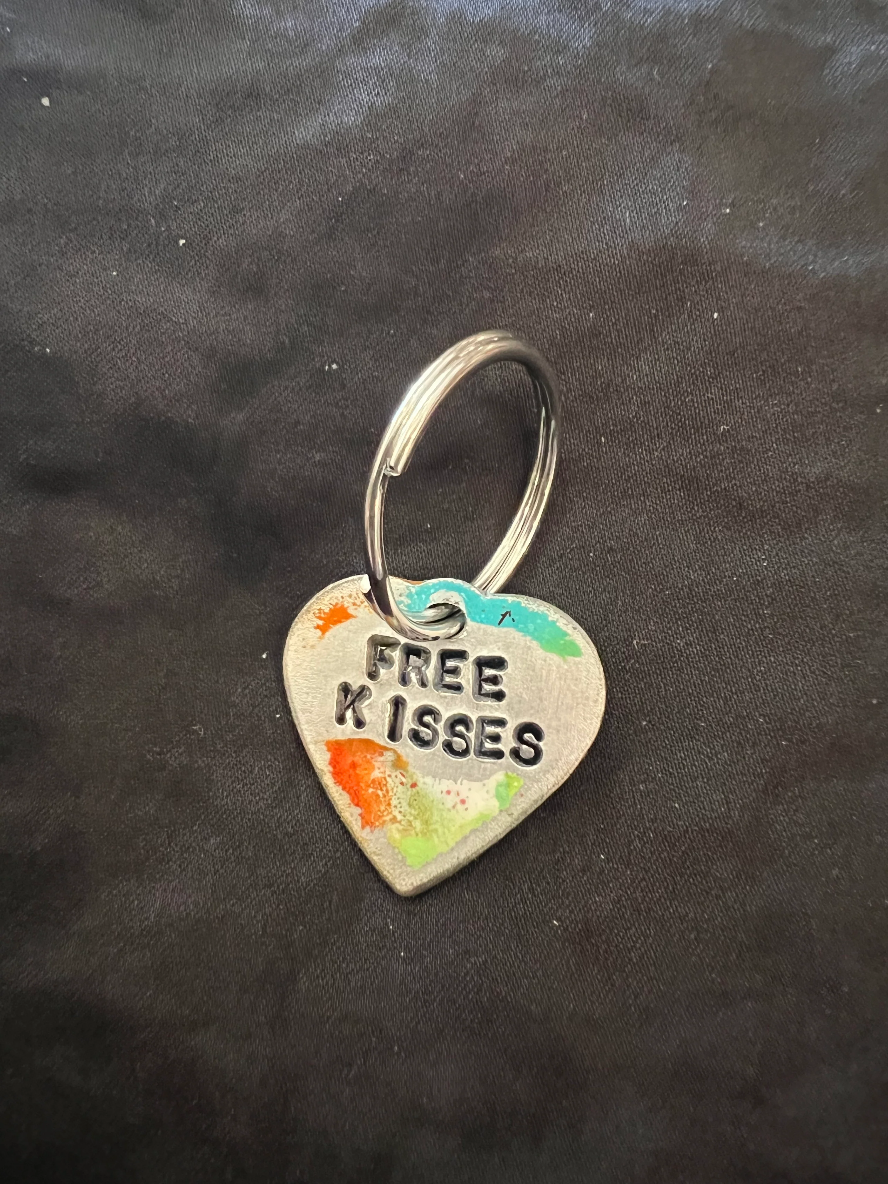 PetTag S: Free Kisses - green