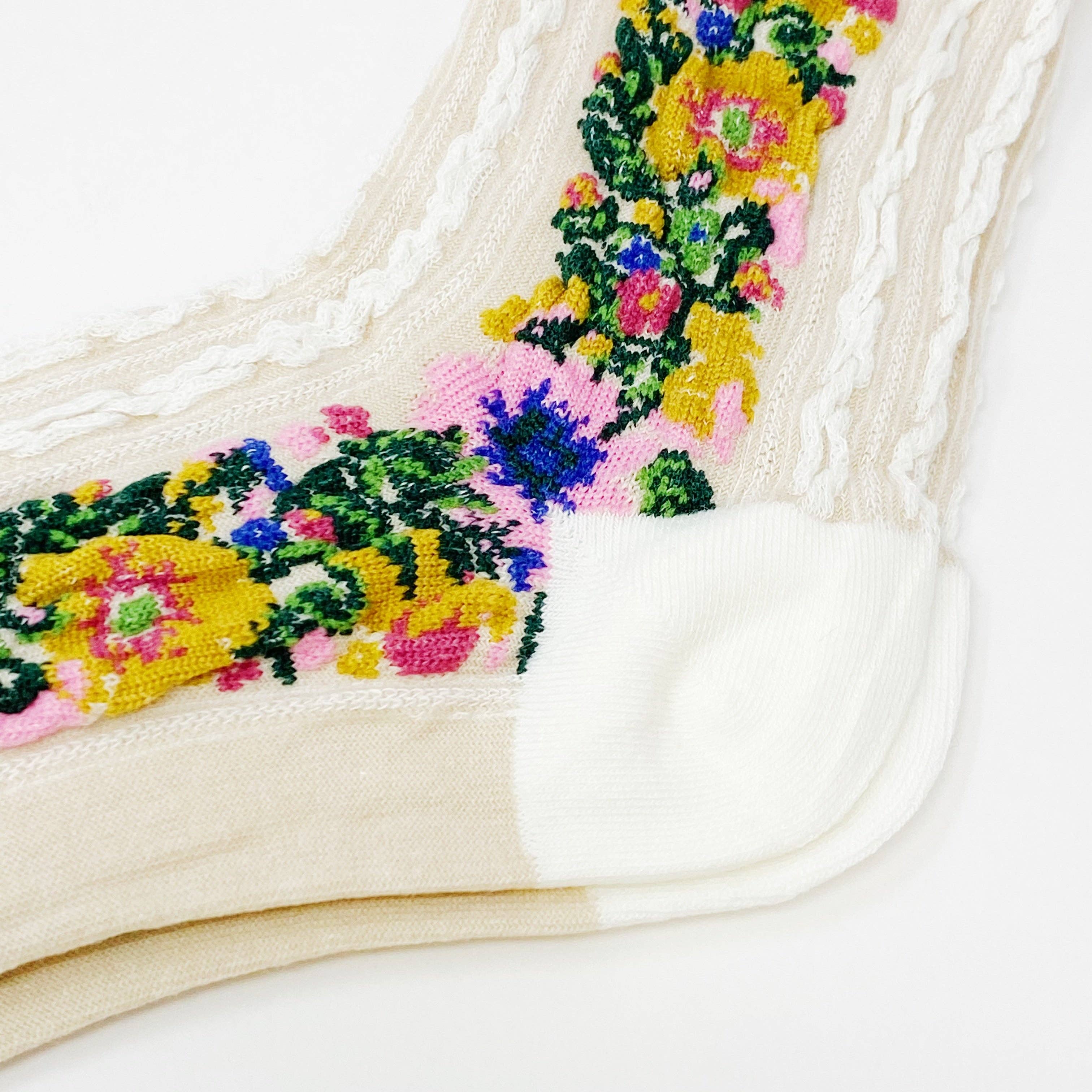 Noble Floral Beauty Socks - Image 9