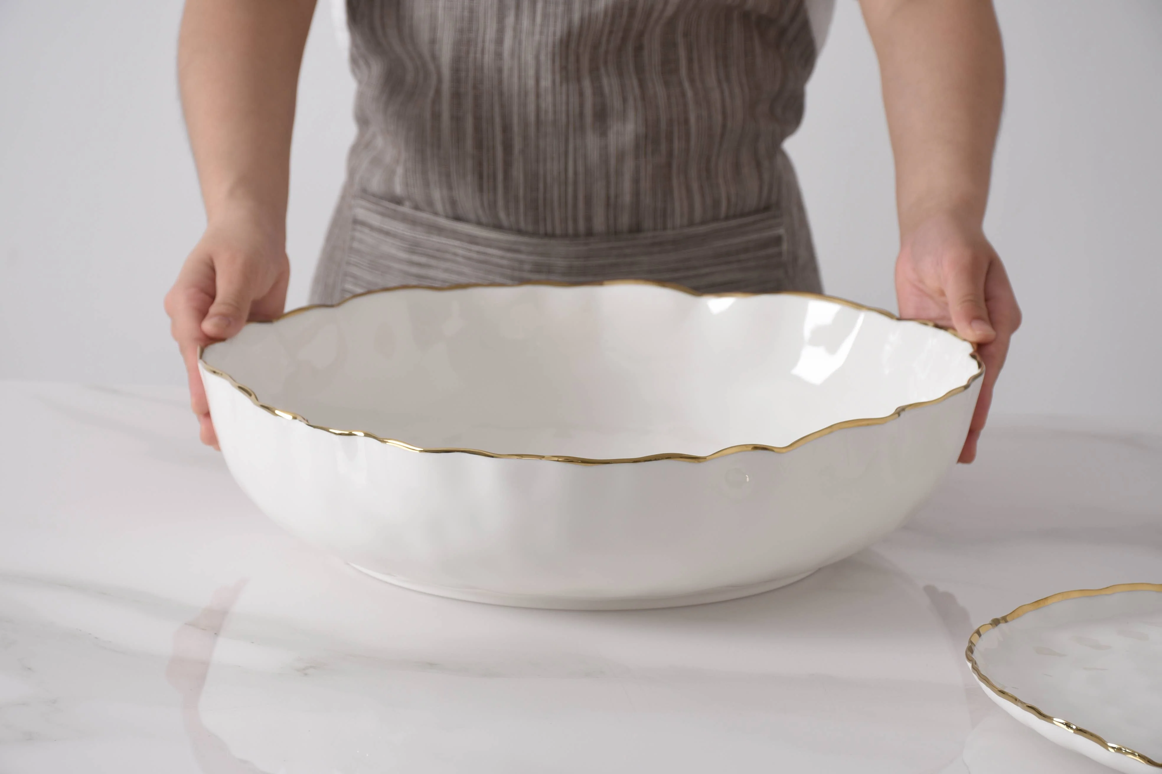 Ex Lg Shallow Bowl Gold Trim - Image 3