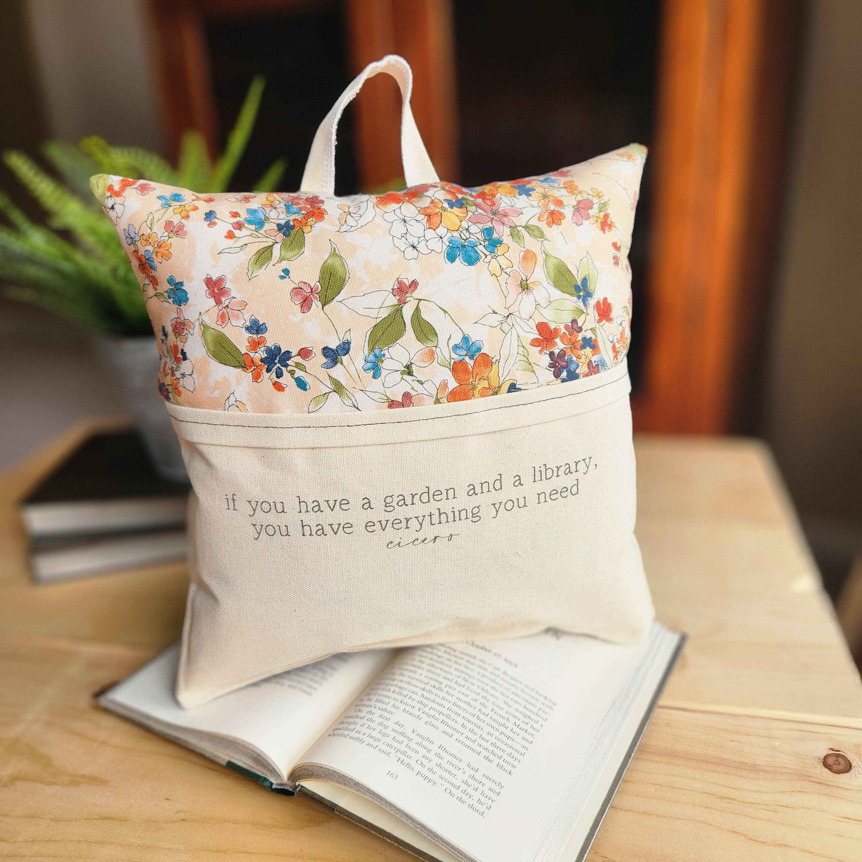 Garden... Cicero, Reading Pillow, autumn floral - Image 5