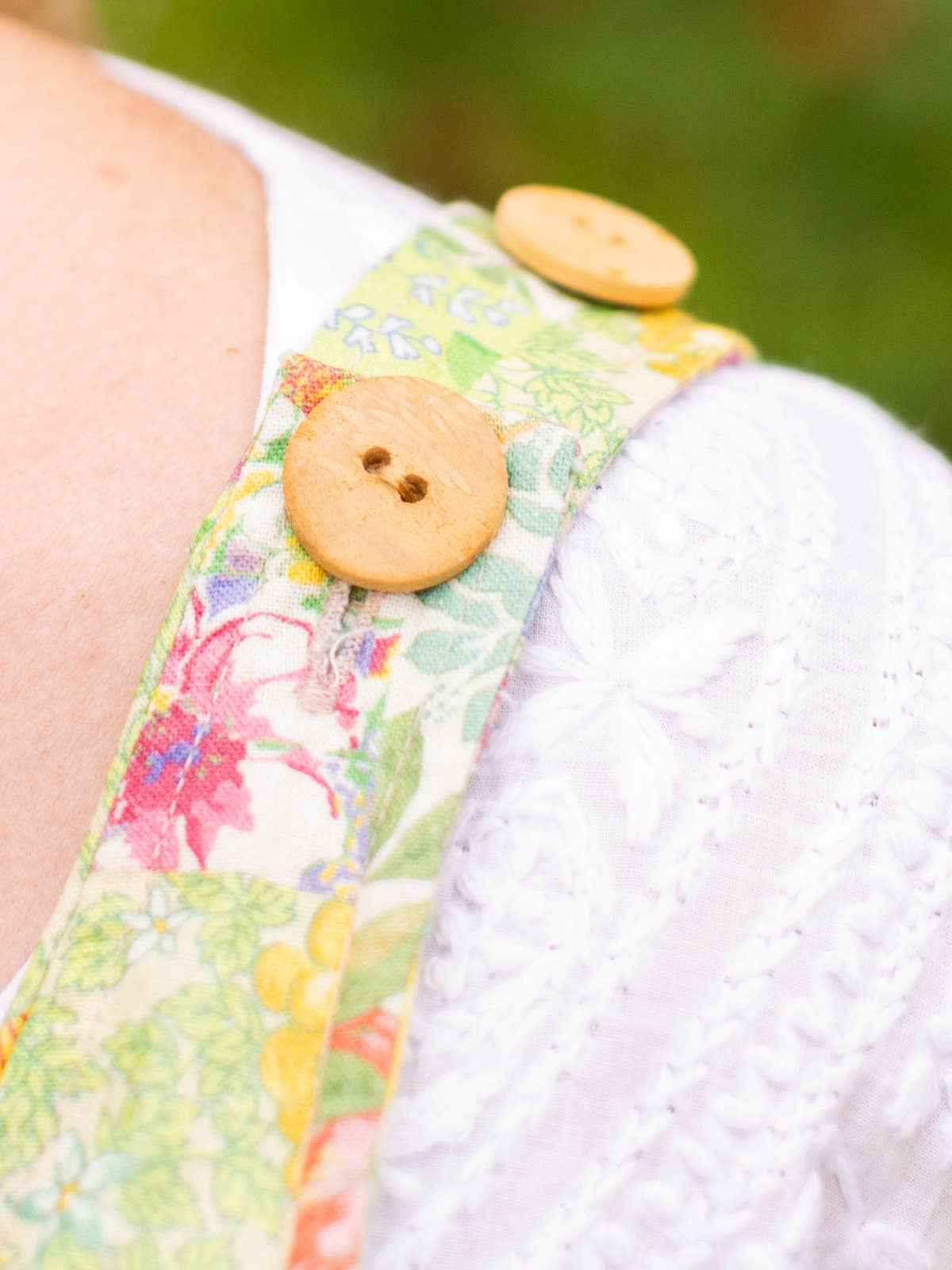 Garden Collage Apron - Pastel: Plus - Image 3