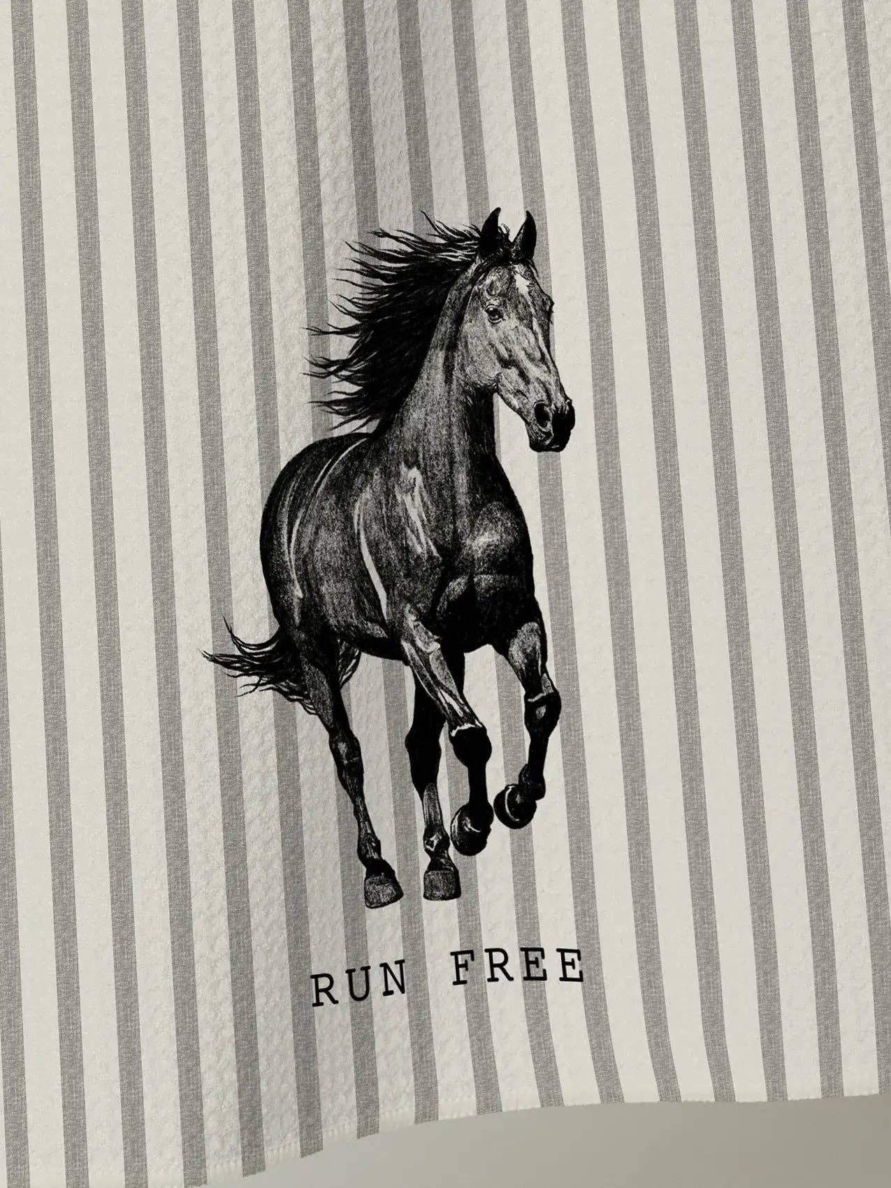 Run Free Tea Towel - Image 2