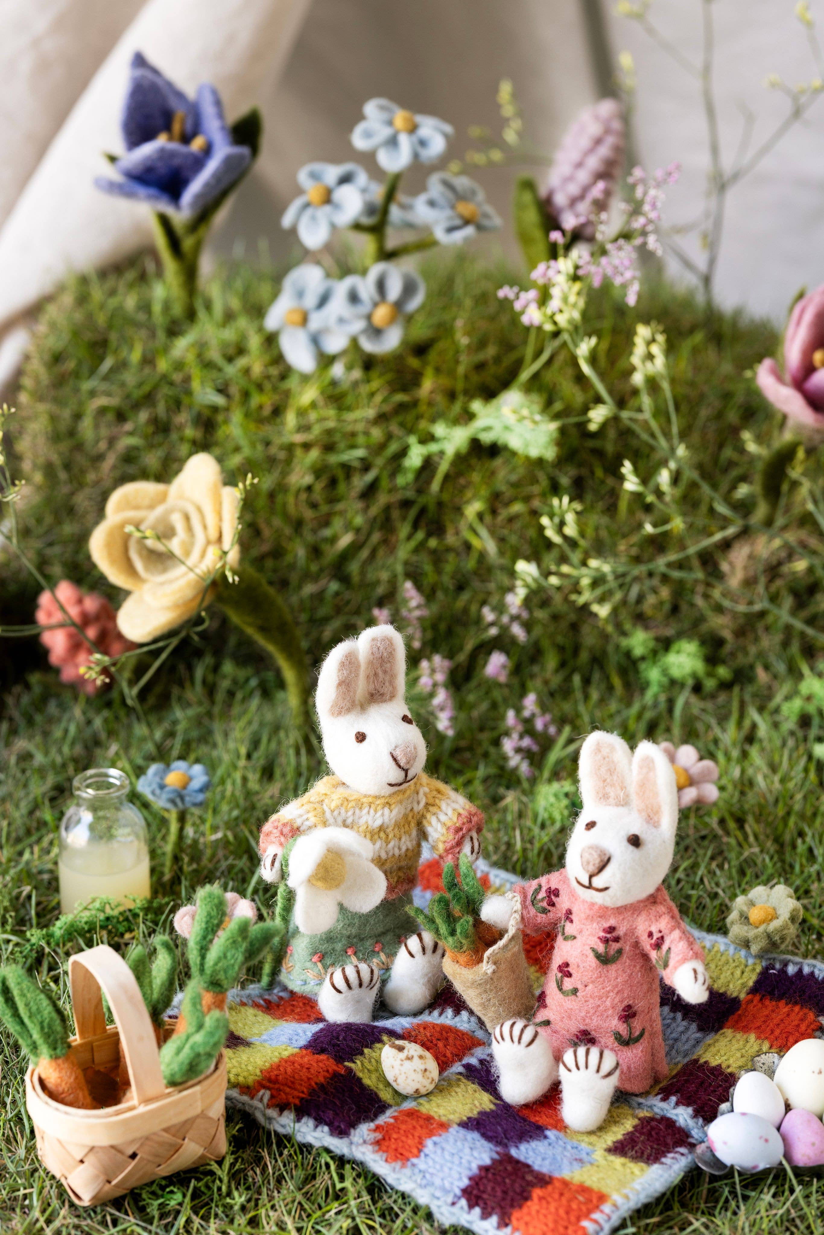Gry and Sif - Small White Girly Bunny w/Skirt & Snowdrop - Image 2