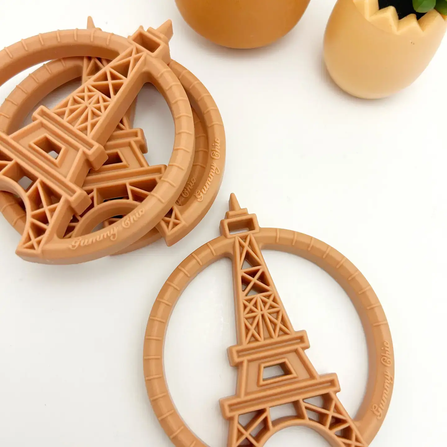 Vintage-inspired Paris Tower Teether - Image 12