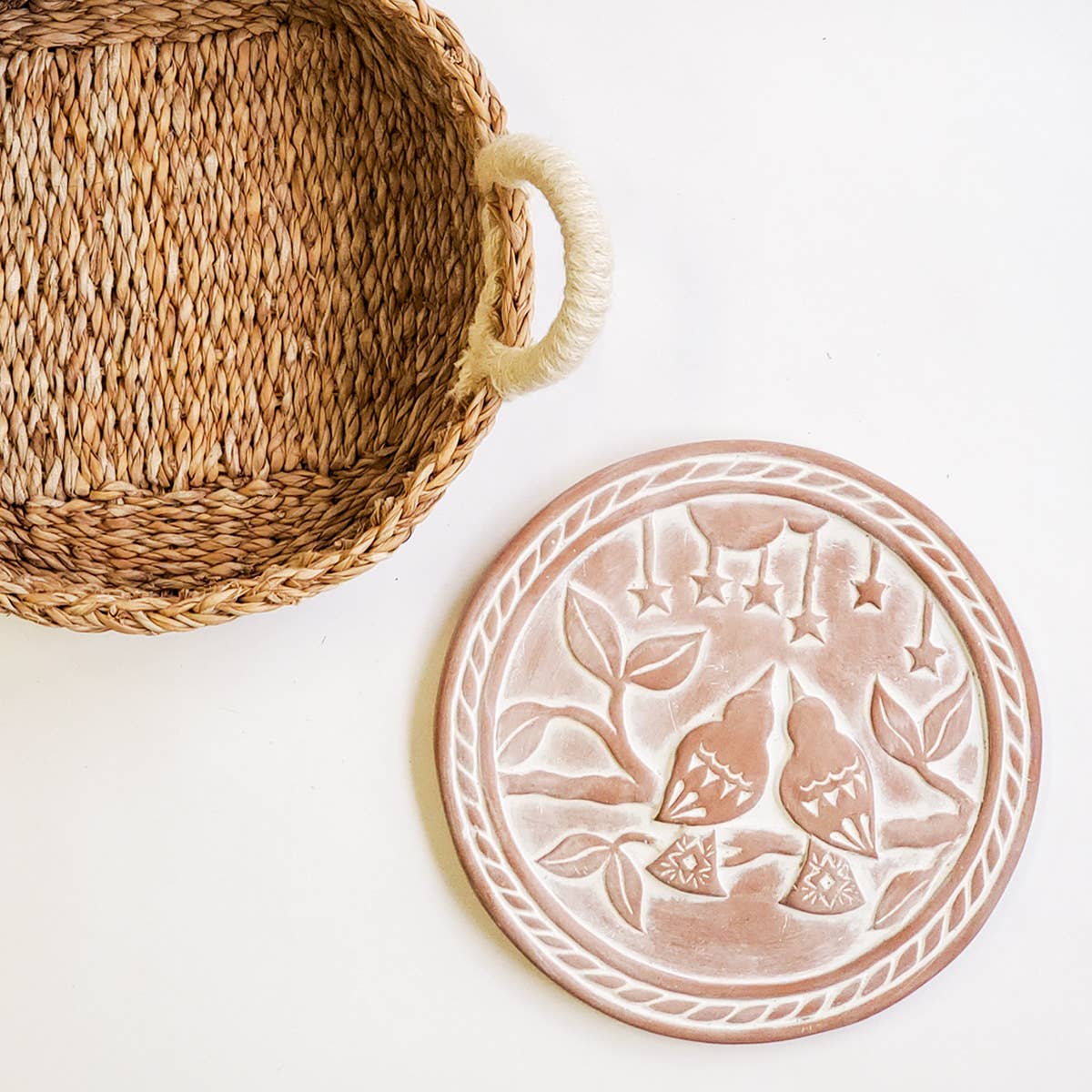 Handmade Bread Warmer & Wicker Basket - Lovebirds Round - Image 5