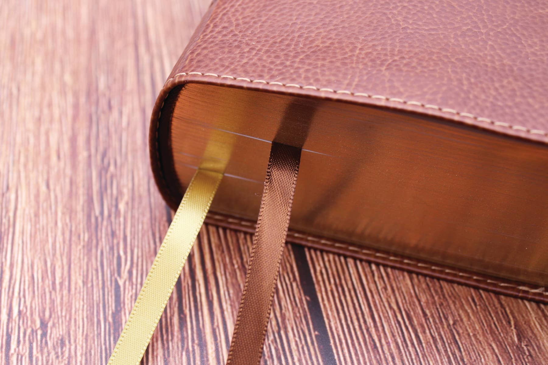 NIV Application Bible Leathersoft Red Letter Comfort Edition - Image 3