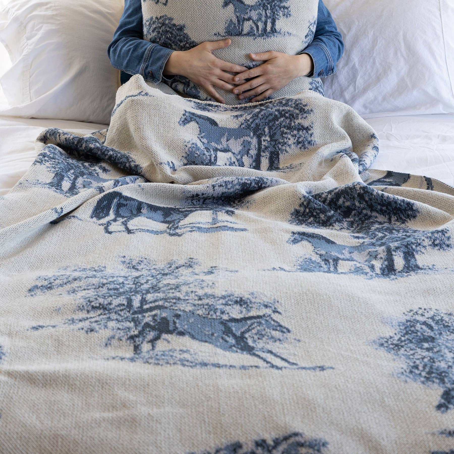 Equestrian Toile Throw Blanket - Image 4