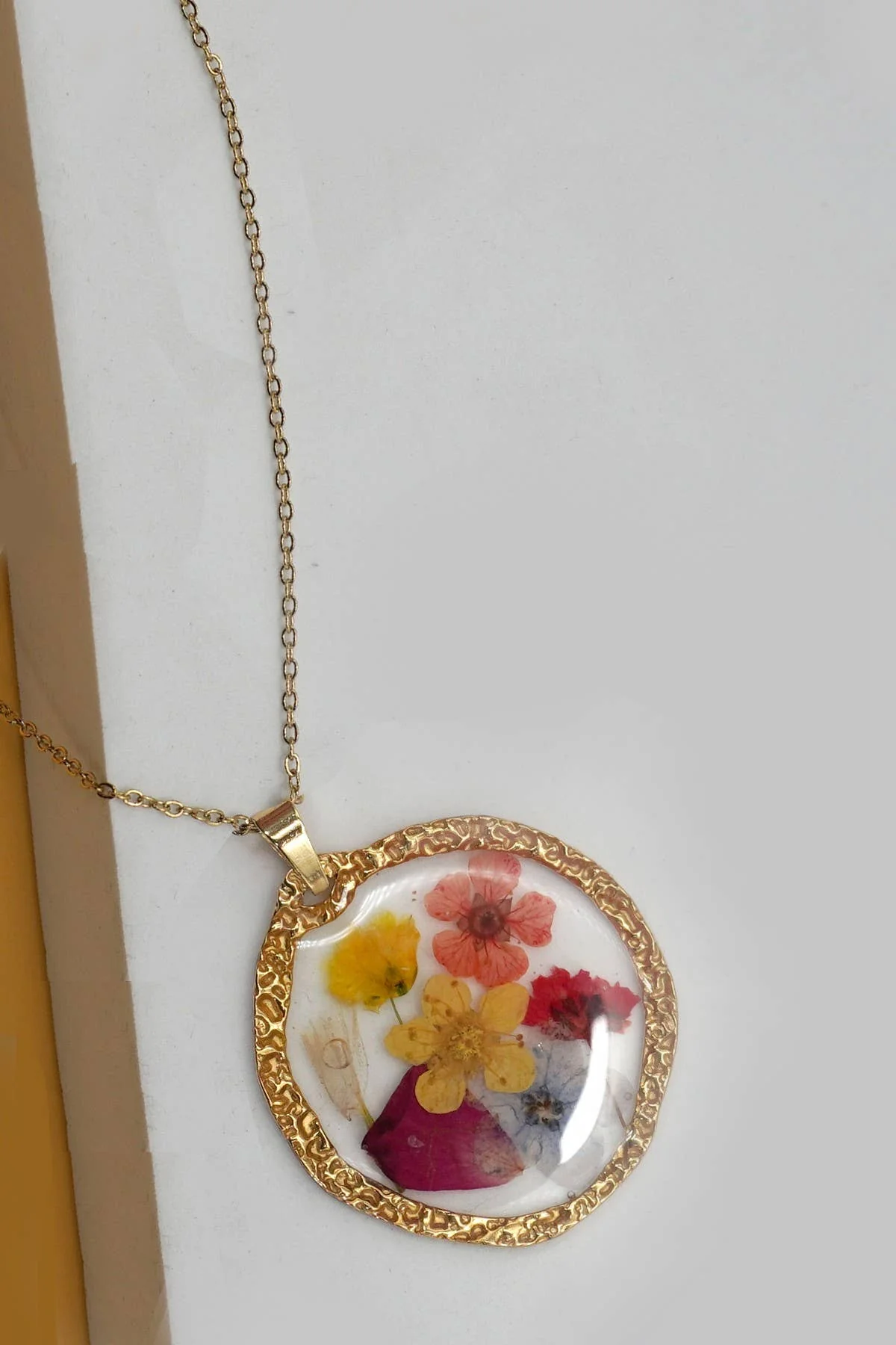 18K STAINLESS STEEL TARNISH FREE FLOWER NECKLACE | 40NK9526 - Image 4