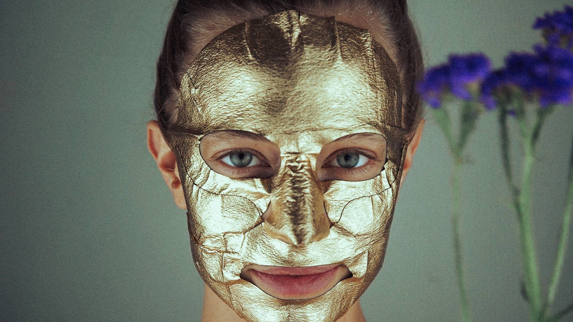 LUXURY 24K GOLD METALLIC FACIAL FOIL MASK - Image 4