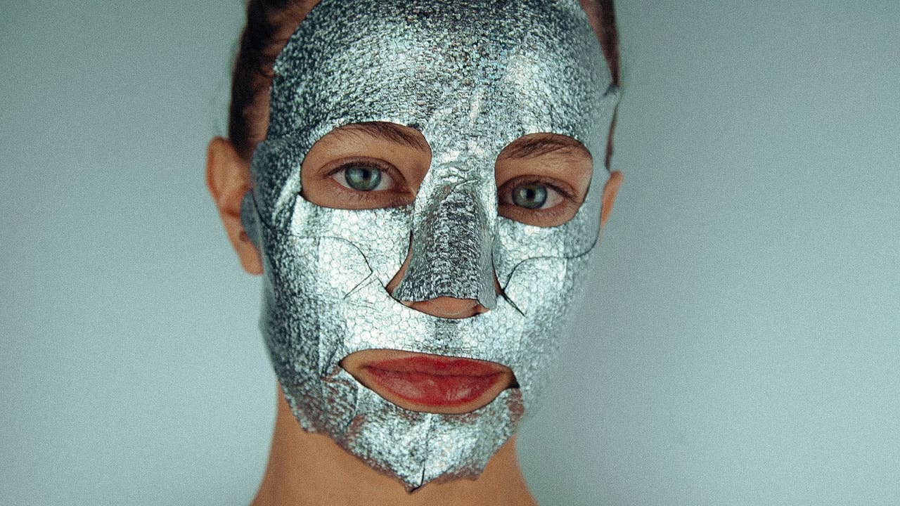 LUXURY COSMIC SHIMMER FOIL FACIAL SHEET MASK - Image 5