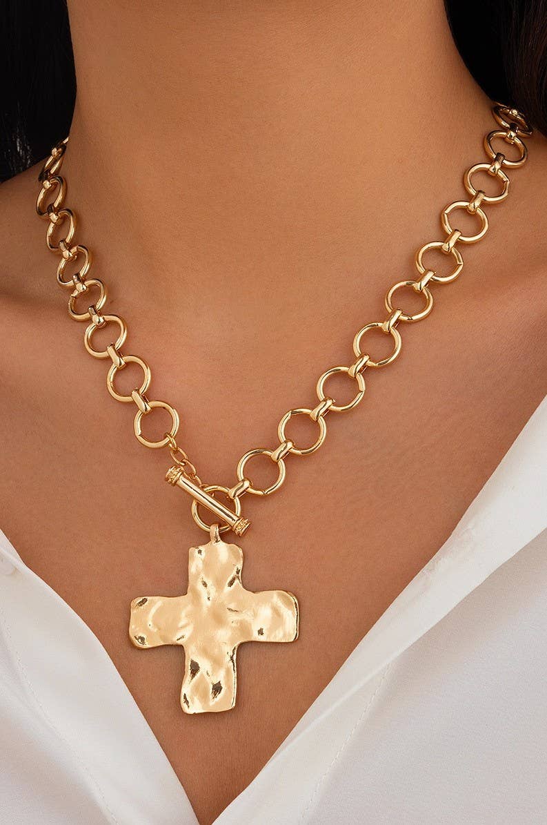 NOTABLE HAMMERED CROSS FRONT TOGGLE NECKLACE | 40NK9474 - Image 6