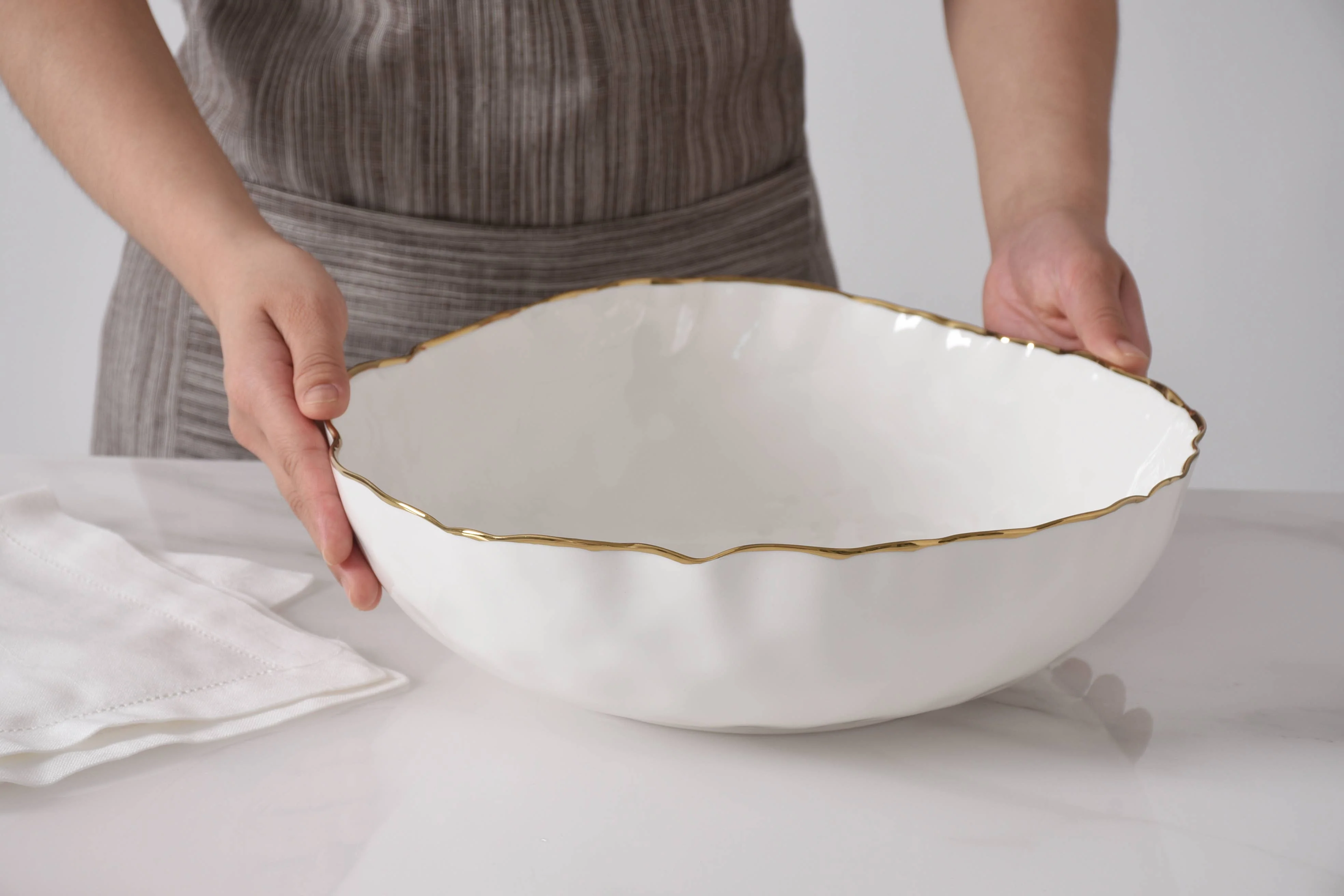 Lg Bowl Gold Trim - Image 4