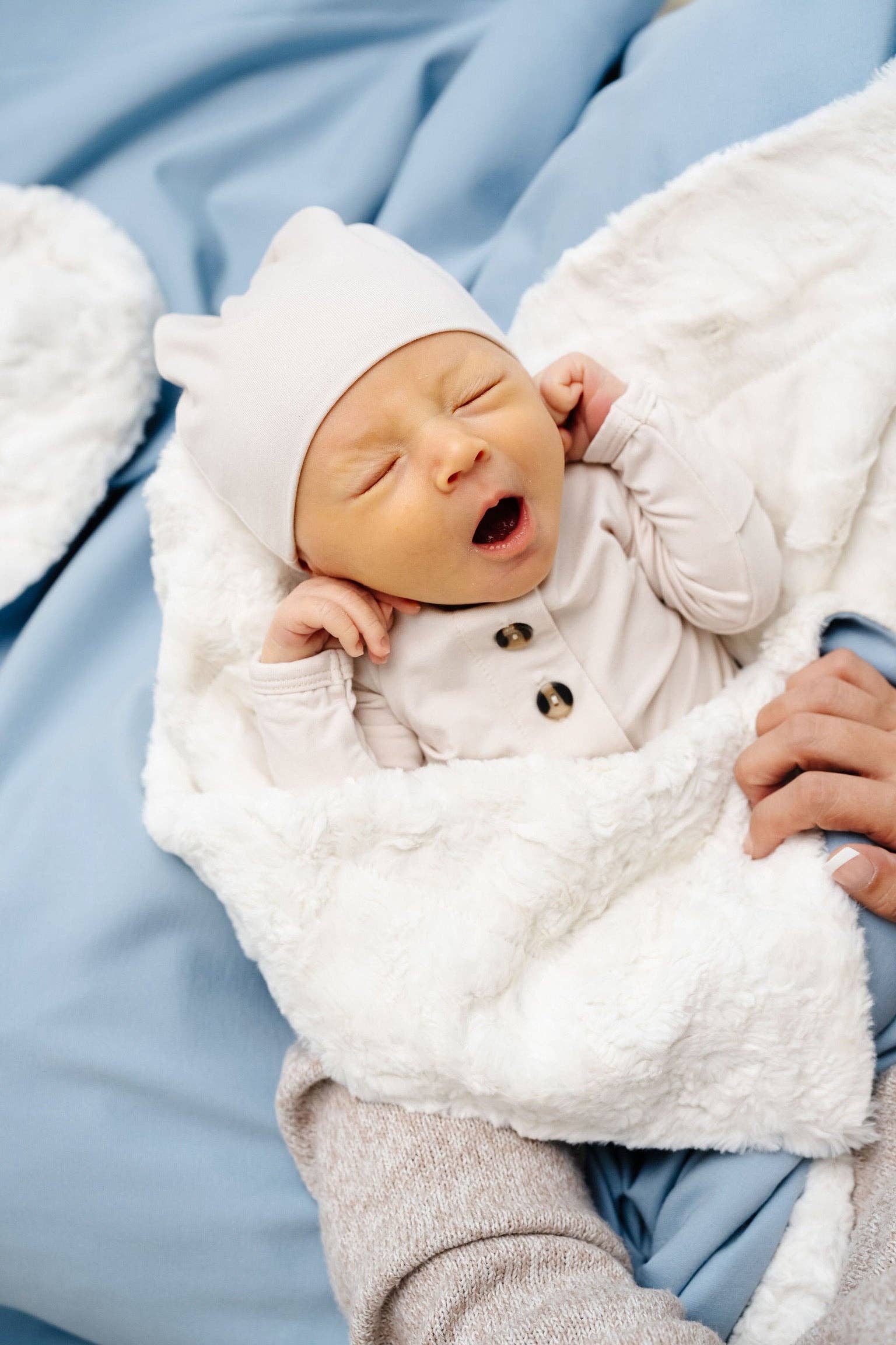 Cozy Weighted Baby Blanket - Steel - Image 2