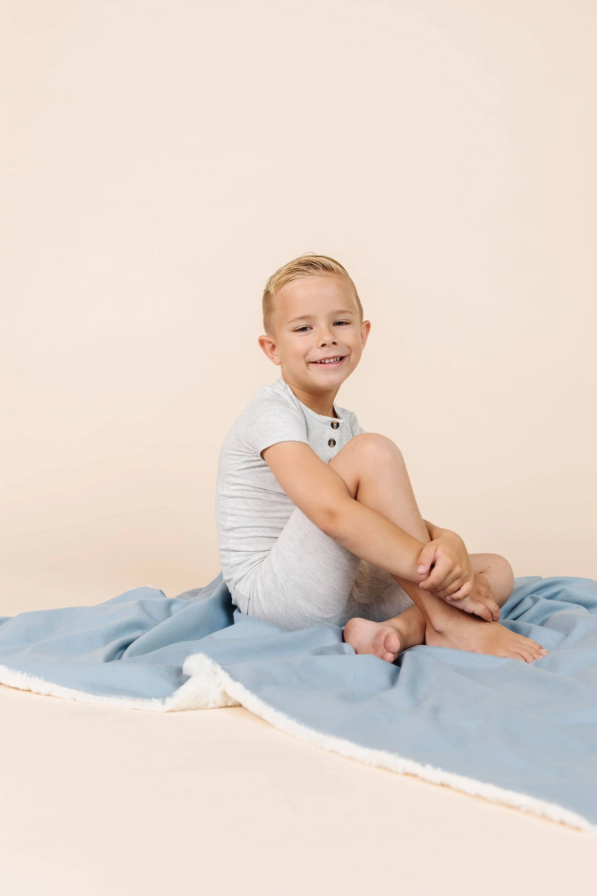 Cozy Weighted Baby Blanket - Steel - Image 4