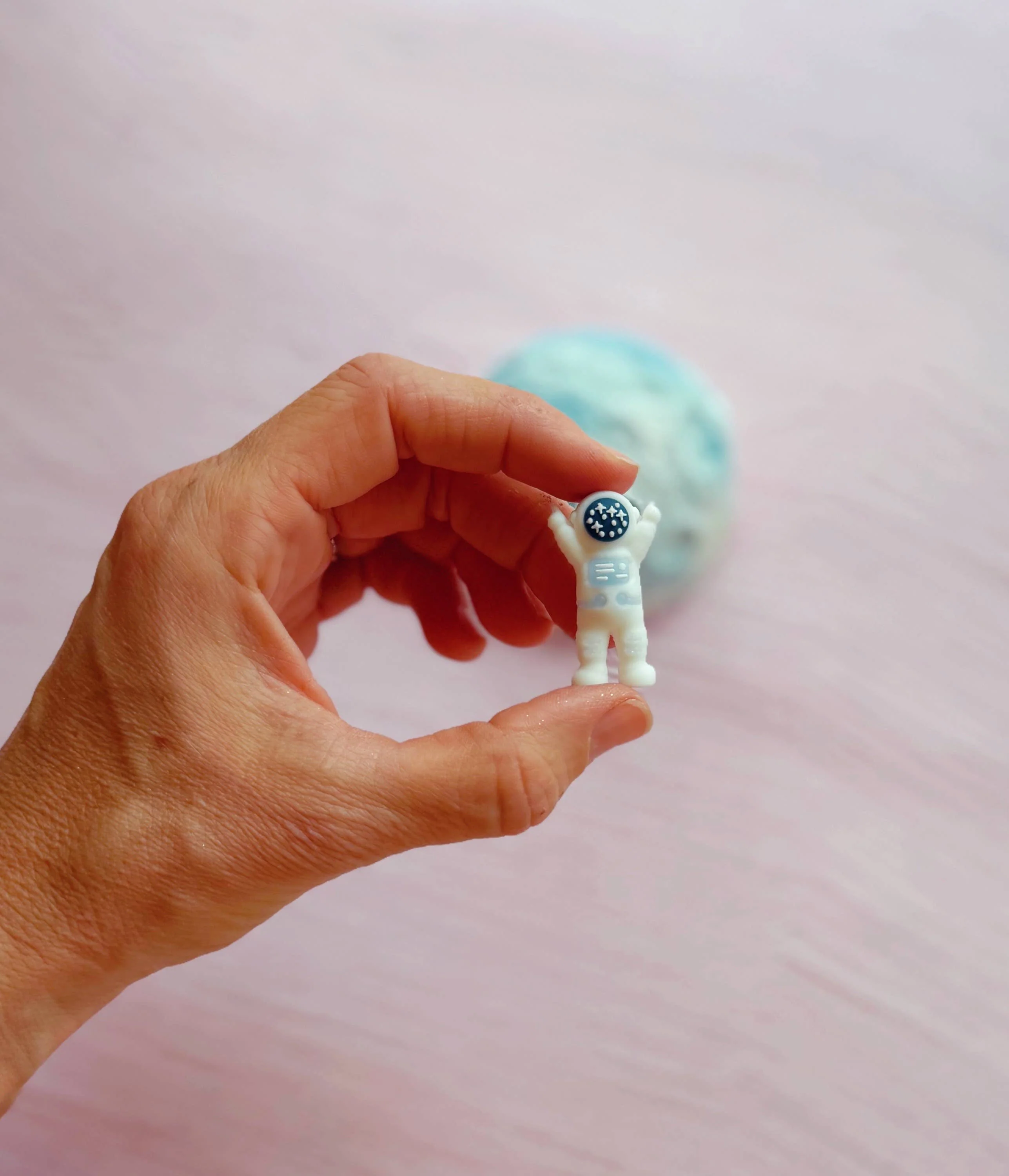 Moon Bath Bomb - with astronaut inside! - Image 3