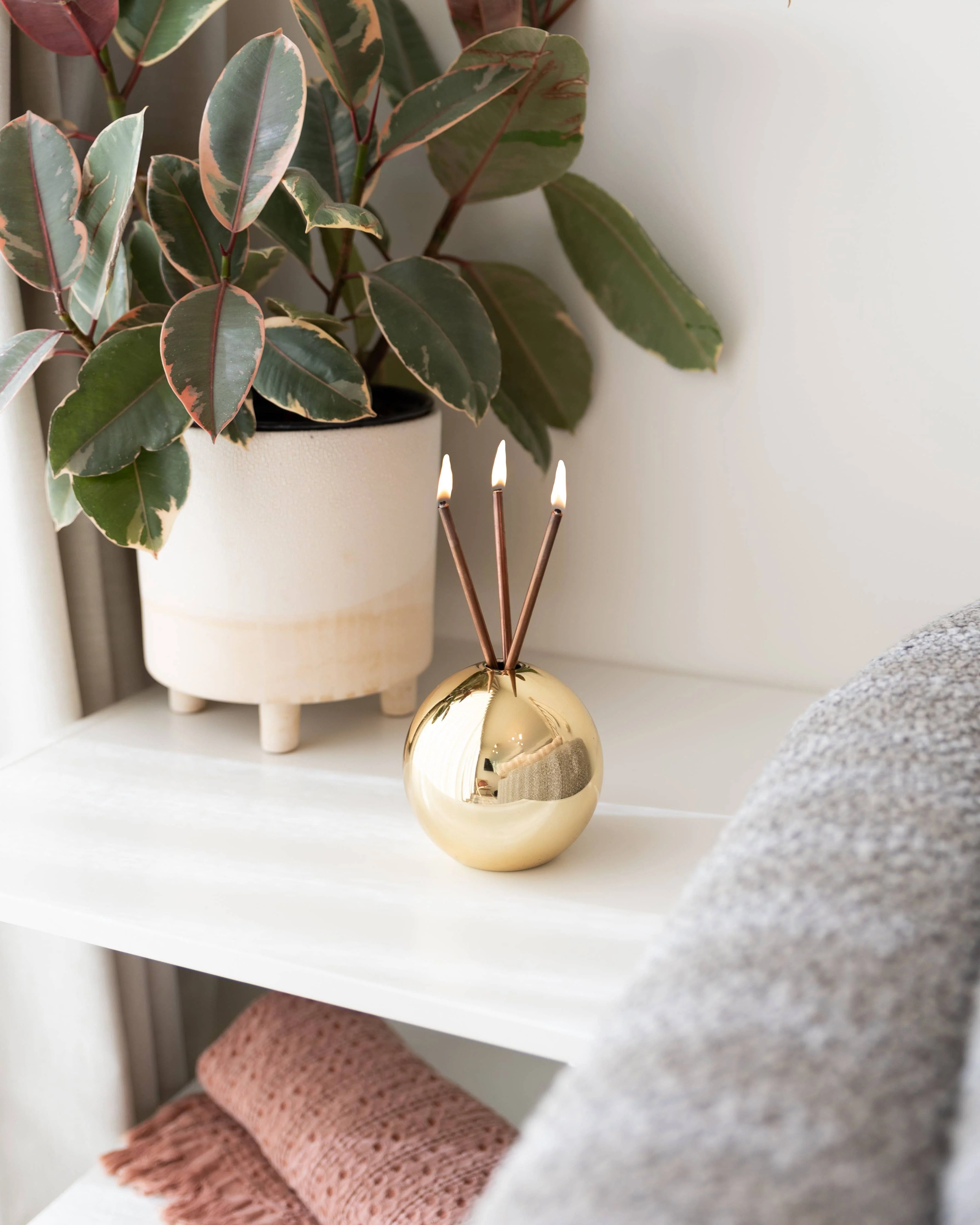 Neva Gold Metallic Vase for Everlasting Candles - Image 4