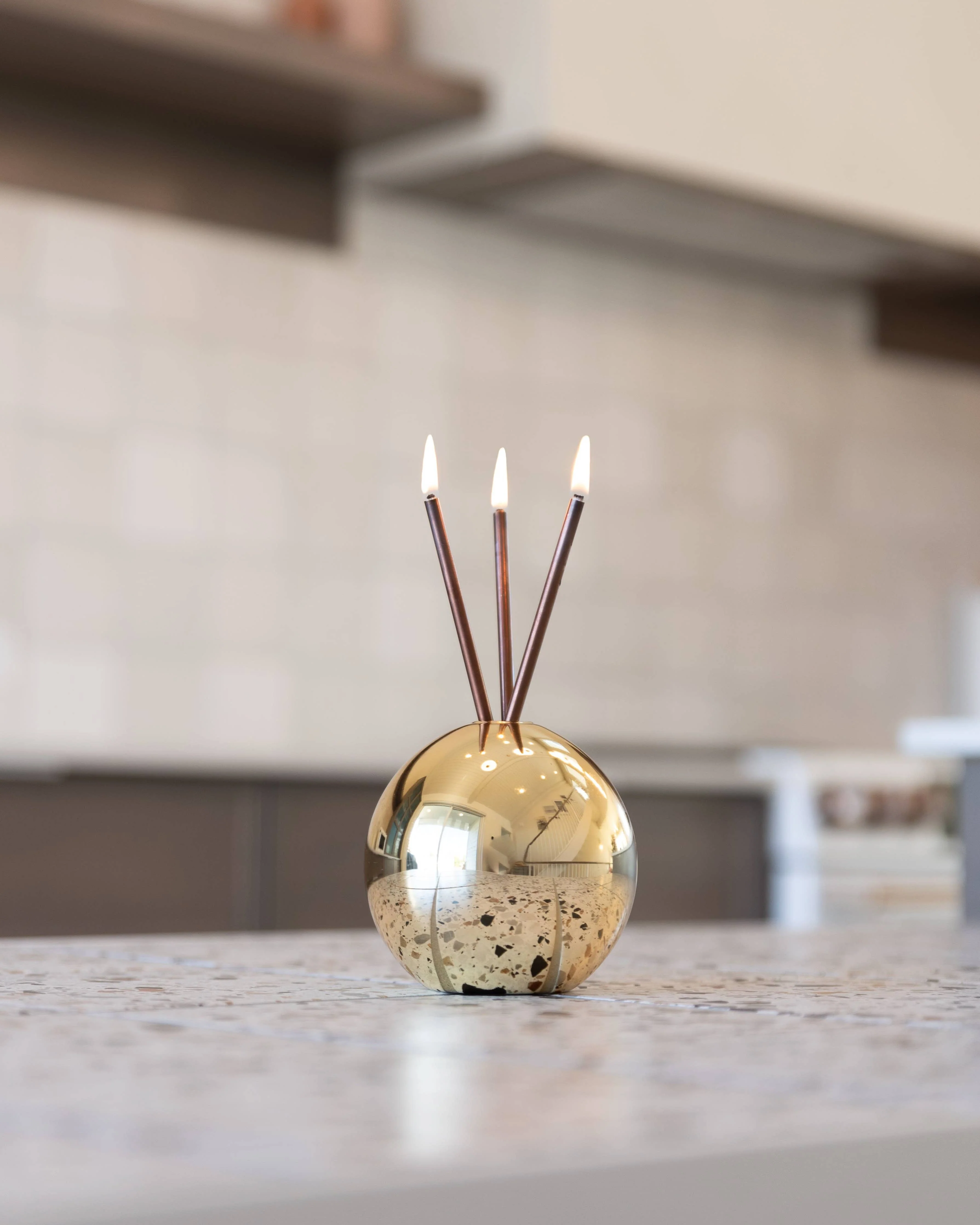 Neva Gold Metallic Vase for Everlasting Candles - Image 5