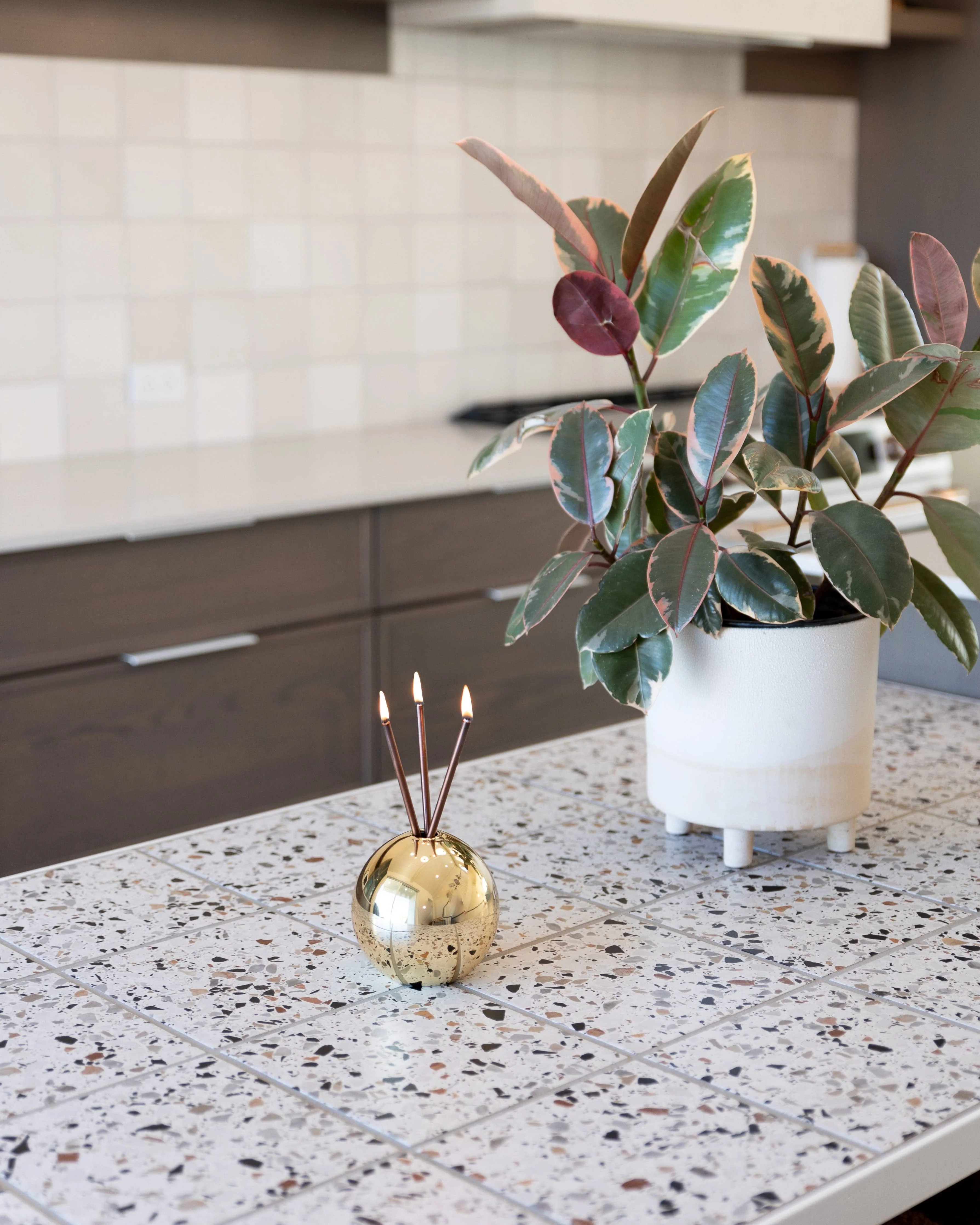 Neva Gold Metallic Vase for Everlasting Candles - Image 6