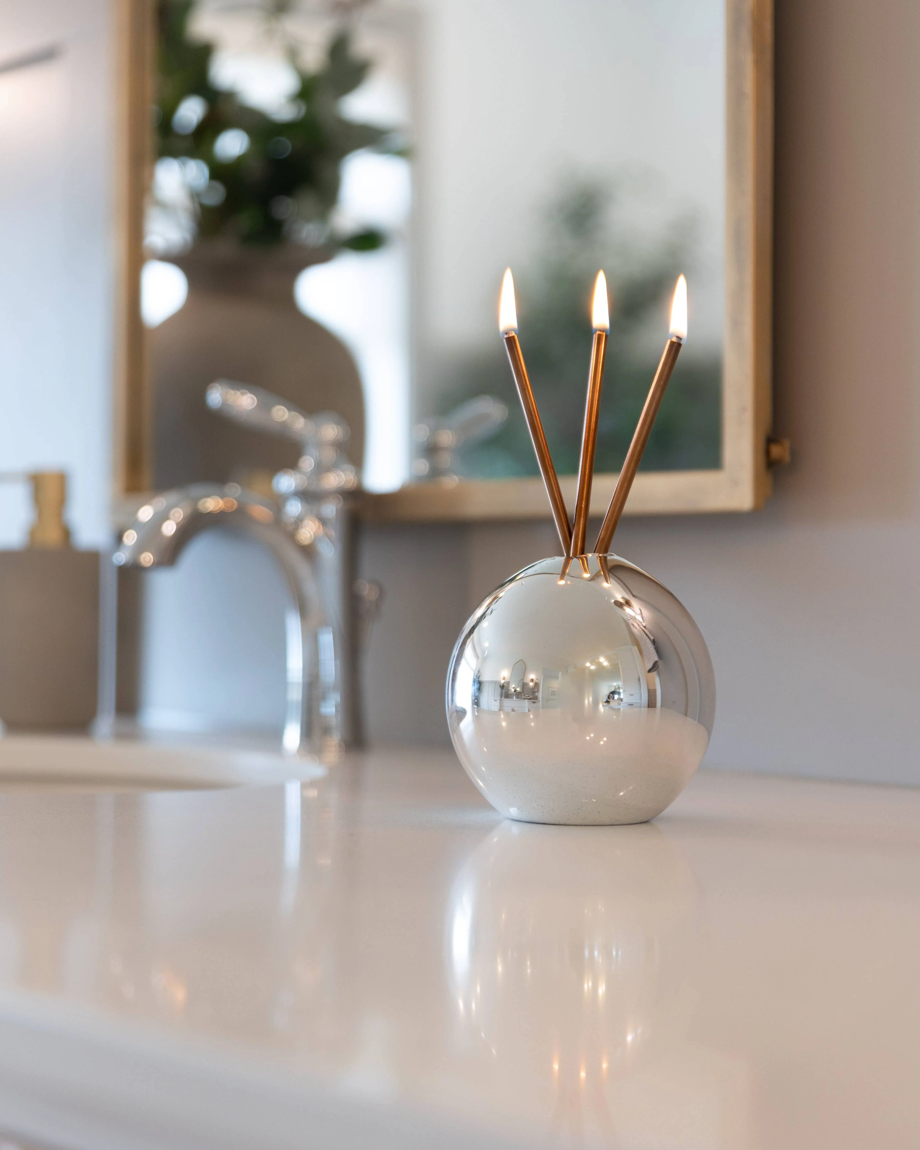 Neva Silver Metallic Vase for Everlasting Candles - Image 7