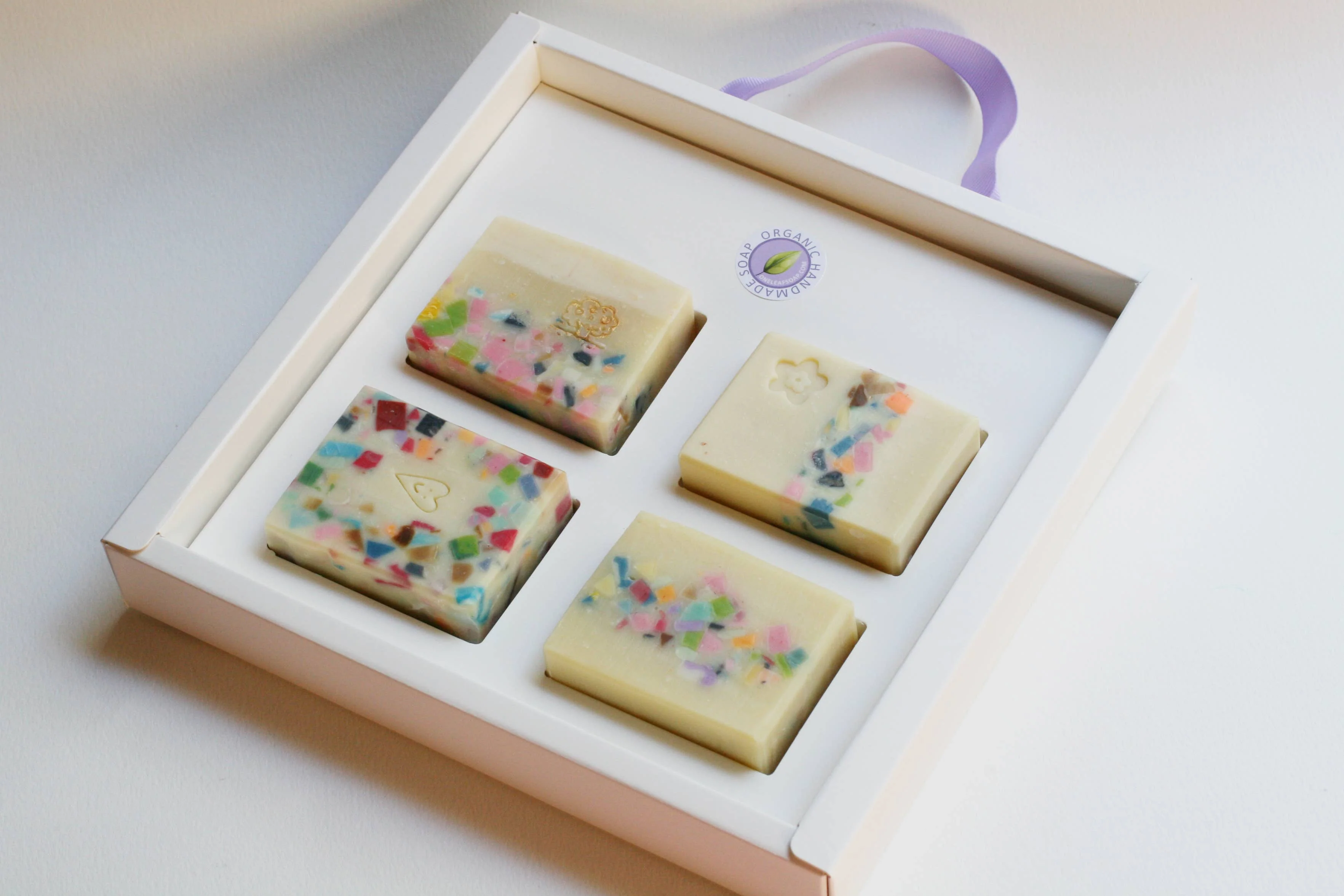 Luxurious Soap Giftbox Clear cover – 4 Soaps