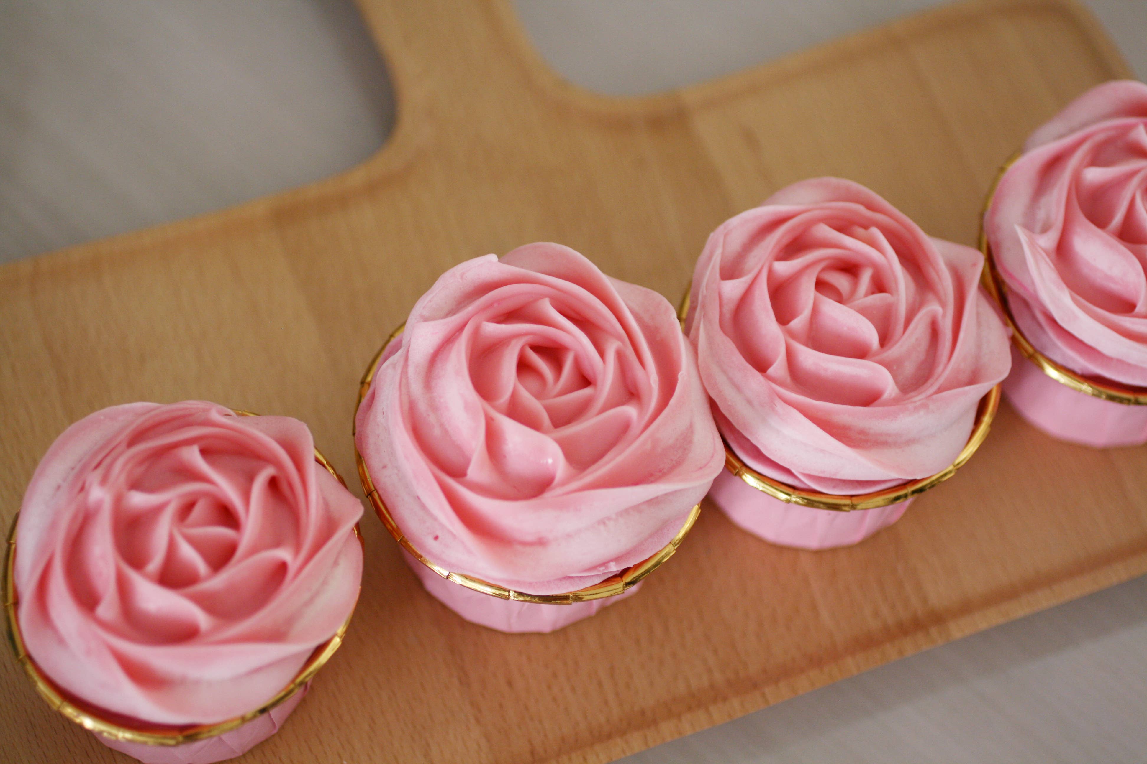 Rose Cupcake Soap (Rose Petals) 5oz - Image 3